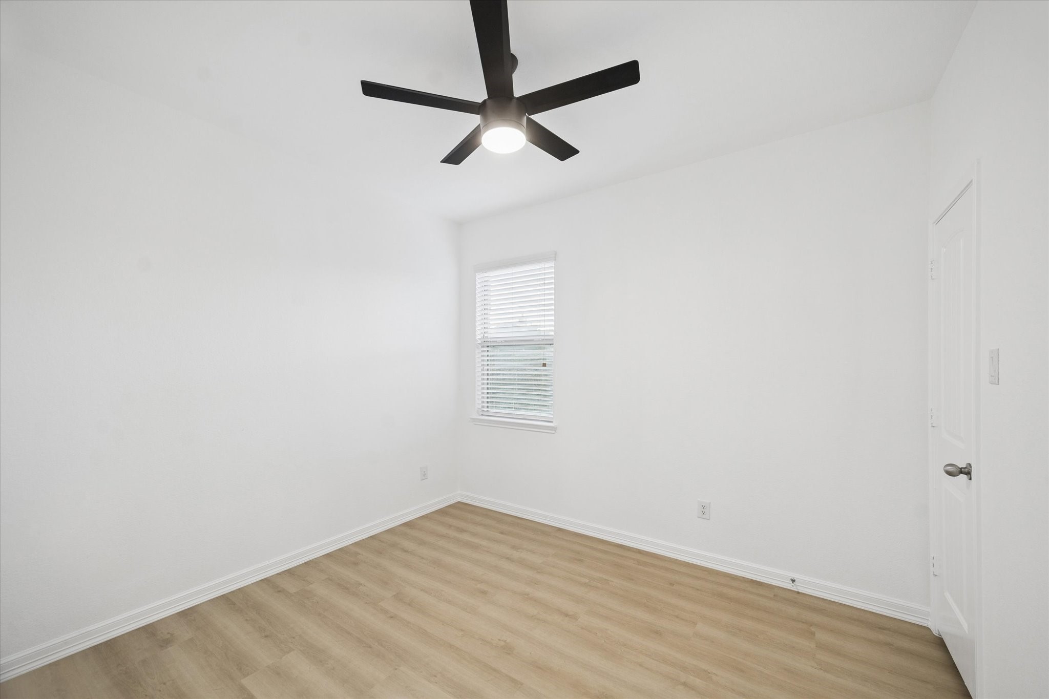  8819 Alicia Drive - 物件實景