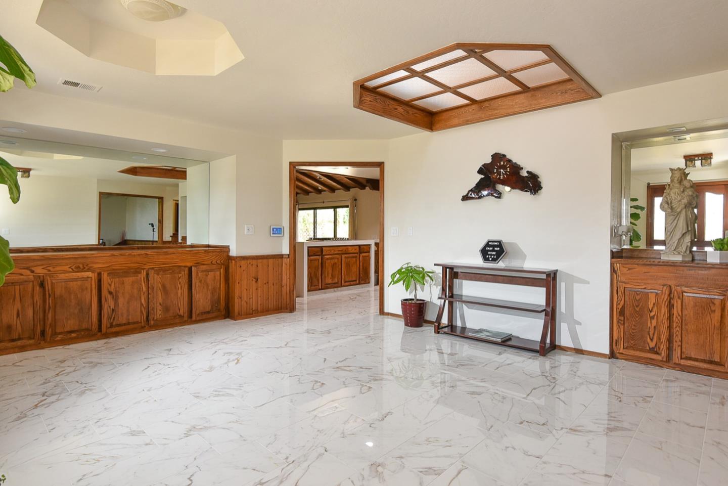 Hollister, California, 95023, United States, 3 Bedrooms Bedrooms, ,2 BathroomsBathrooms,Residential,For Sale,1983755