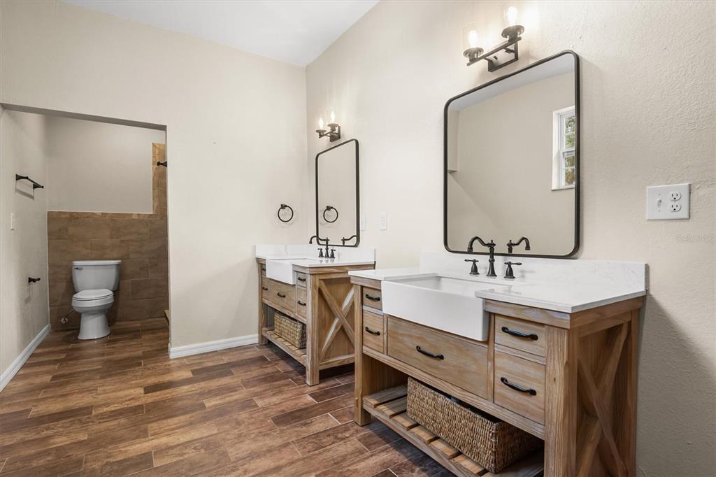 Bartow, Florida, 33830, United States, 3 Bedrooms Bedrooms, ,4 BathroomsBathrooms,Residential,For Sale,2002035