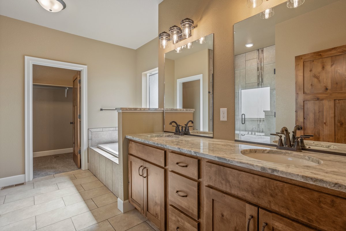 Cheyenne, Wyoming, 82009, United States, 3 Bedrooms Bedrooms, ,2 BathroomsBathrooms,Residential,For Sale,1905724