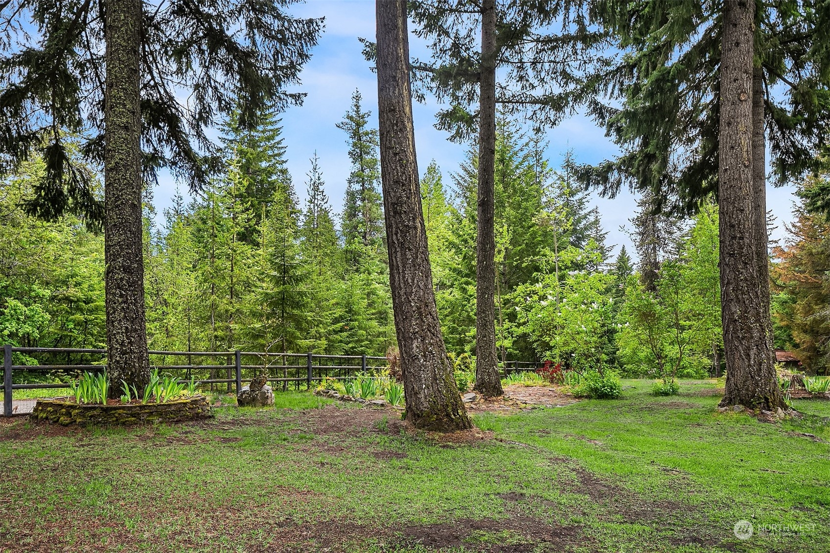 Easton, Washington, 98925, United States, 3 Bedrooms Bedrooms, ,3 BathroomsBathrooms,Residential,For Sale,1912346