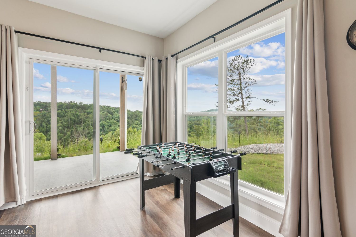 Ellijay, Georgia, 30540, United States, 3 Bedrooms Bedrooms, ,3 BathroomsBathrooms,Residential,For Sale,1858970