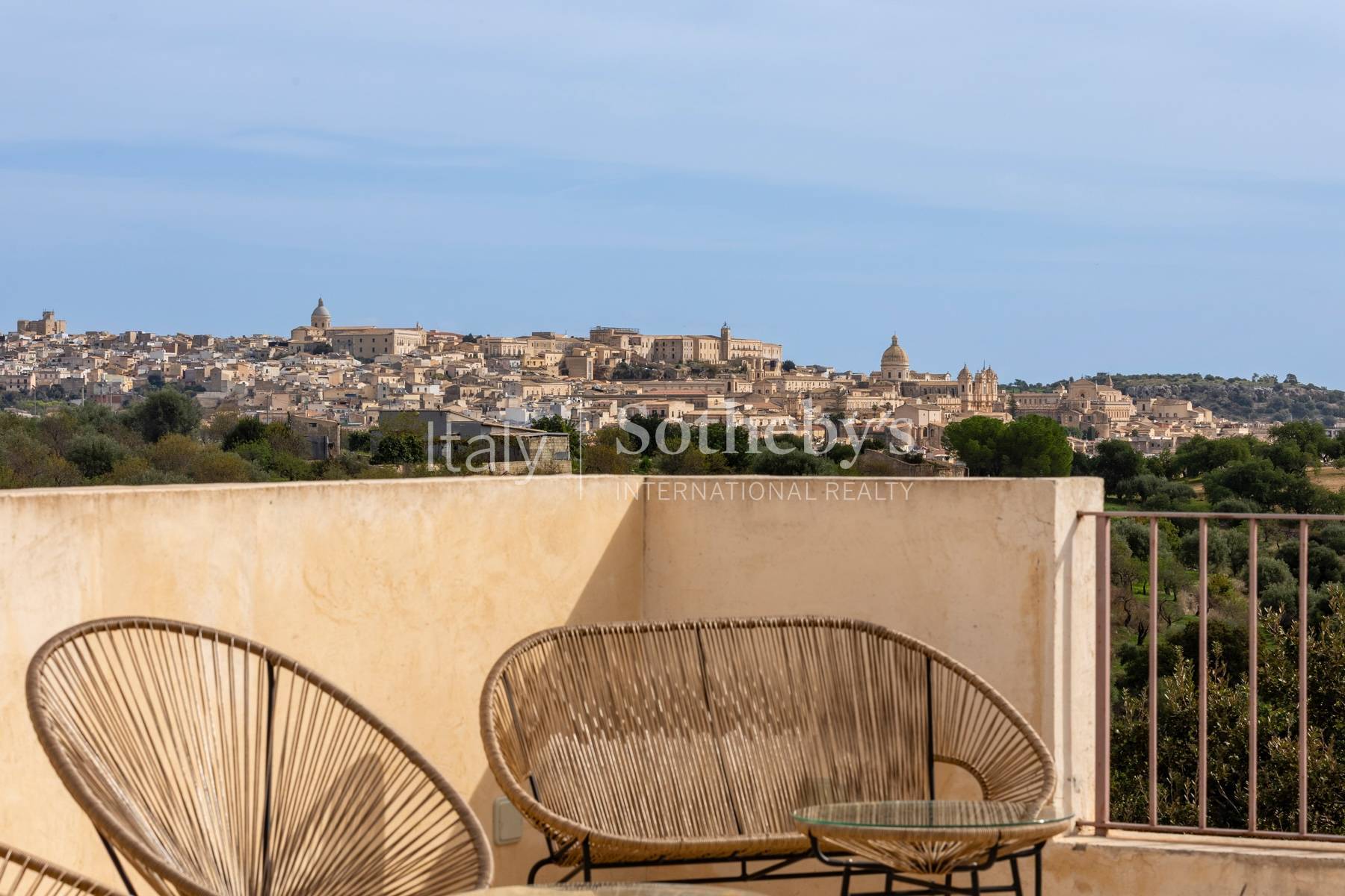  Renovated old Sicilian farmyard with views over Noto - 物件實景