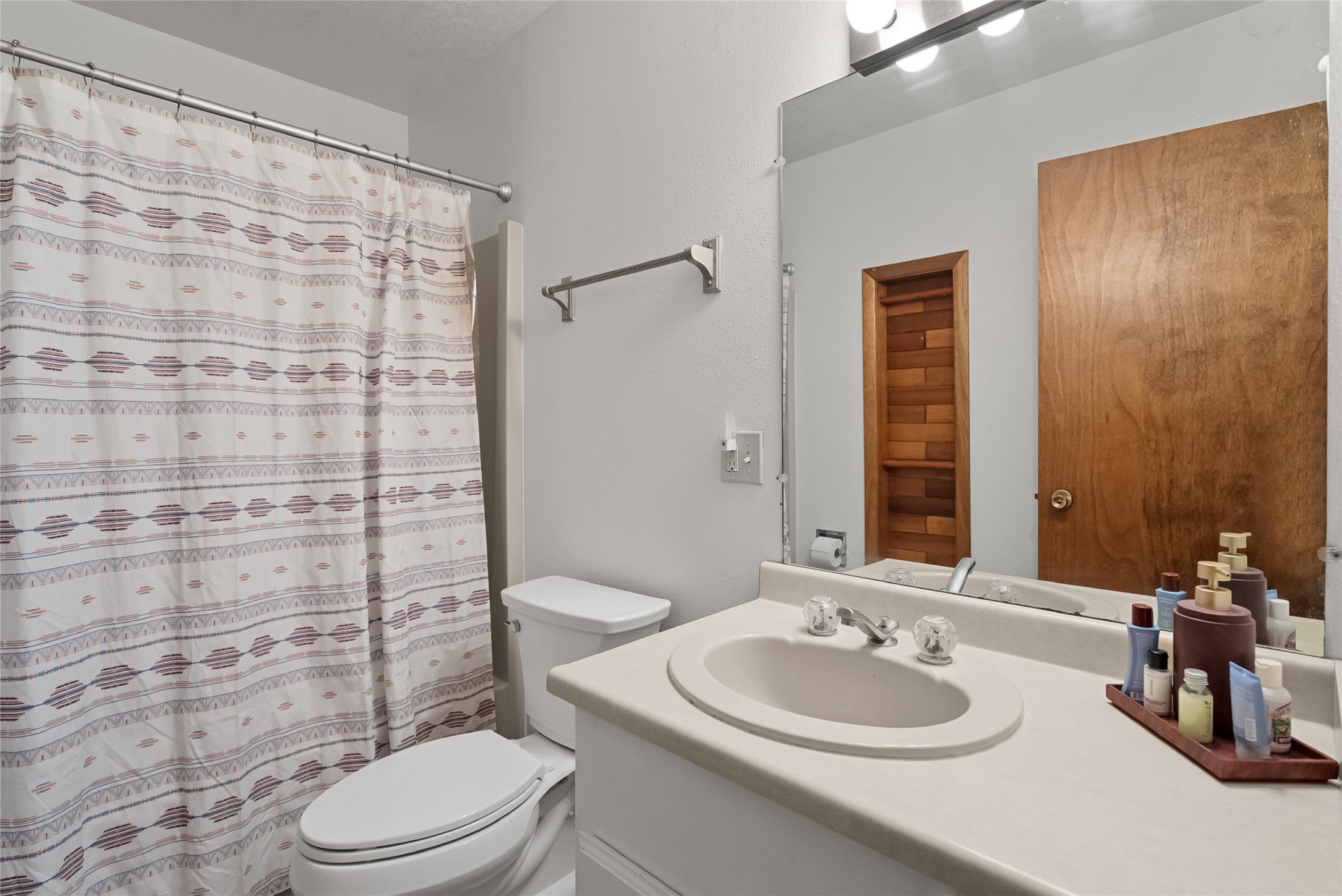 Bigfork, Montana, 59911, United States, 4 Bedrooms Bedrooms, ,2 BathroomsBathrooms,Residential,For Sale,1992095