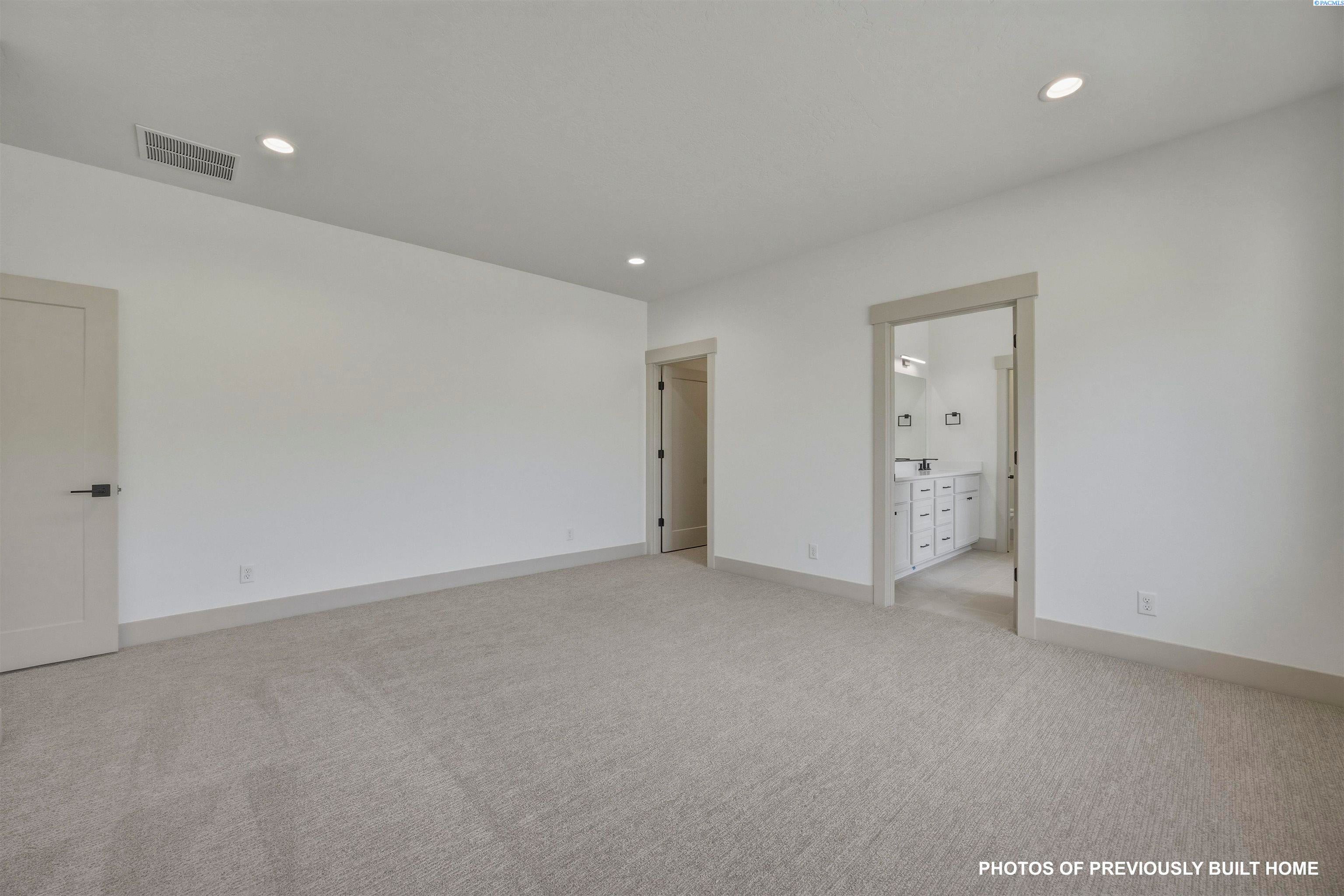 Richland, Washington, 99352, United States, 4 Bedrooms Bedrooms, ,3 BathroomsBathrooms,Residential,For Sale,2048116