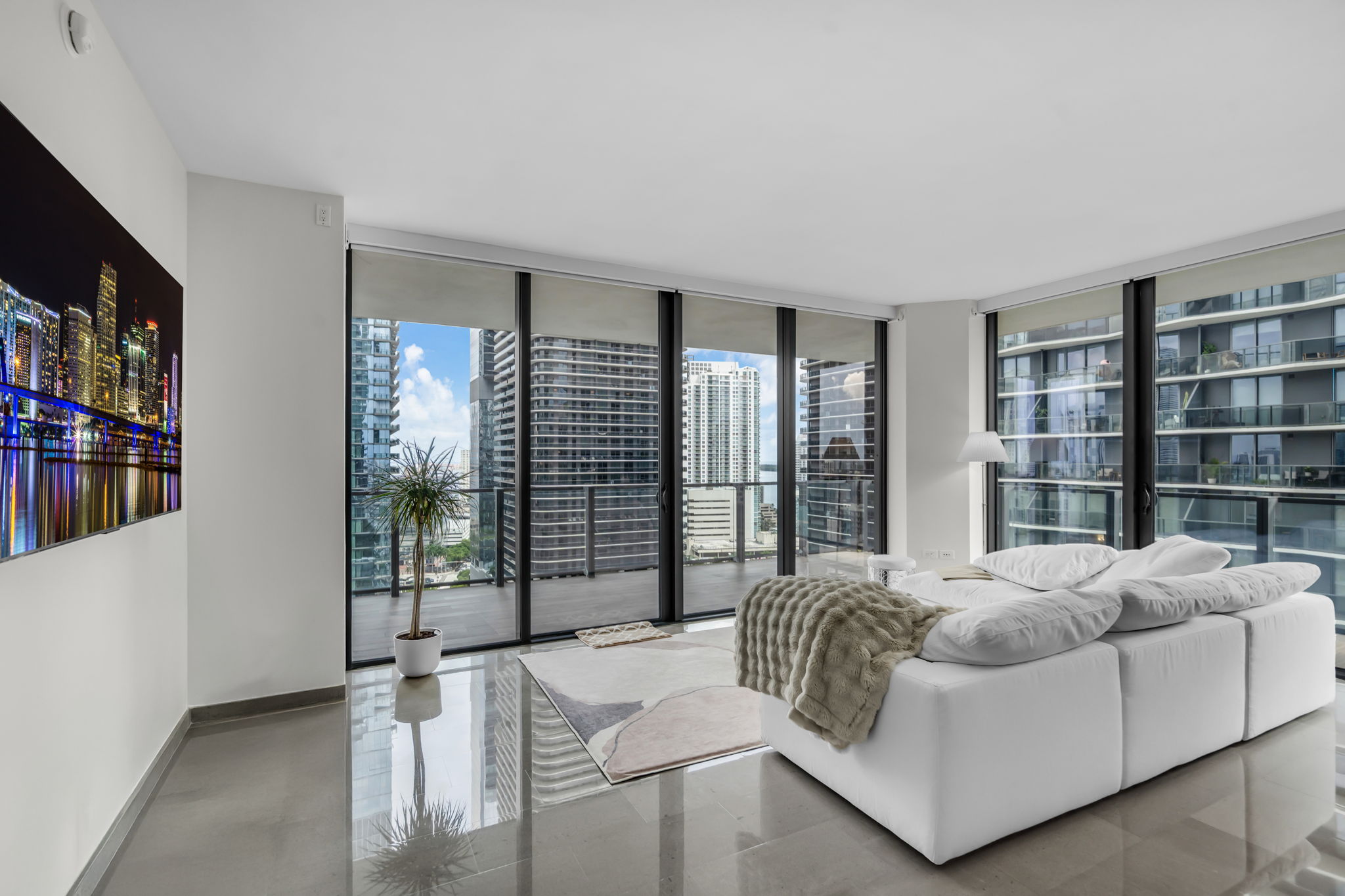  88 SW 7th St, Miami, FL, 33130 - 物件實景