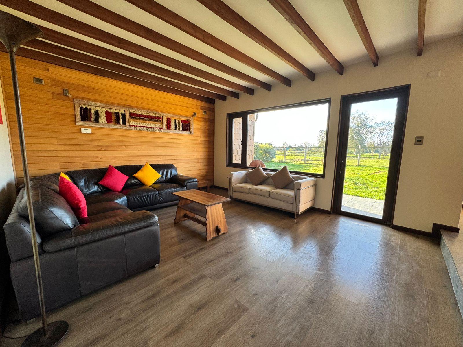 Puerto Varas, Chile, 5 Bedrooms Bedrooms, ,4 BathroomsBathrooms,Residential,For Sale,1927519