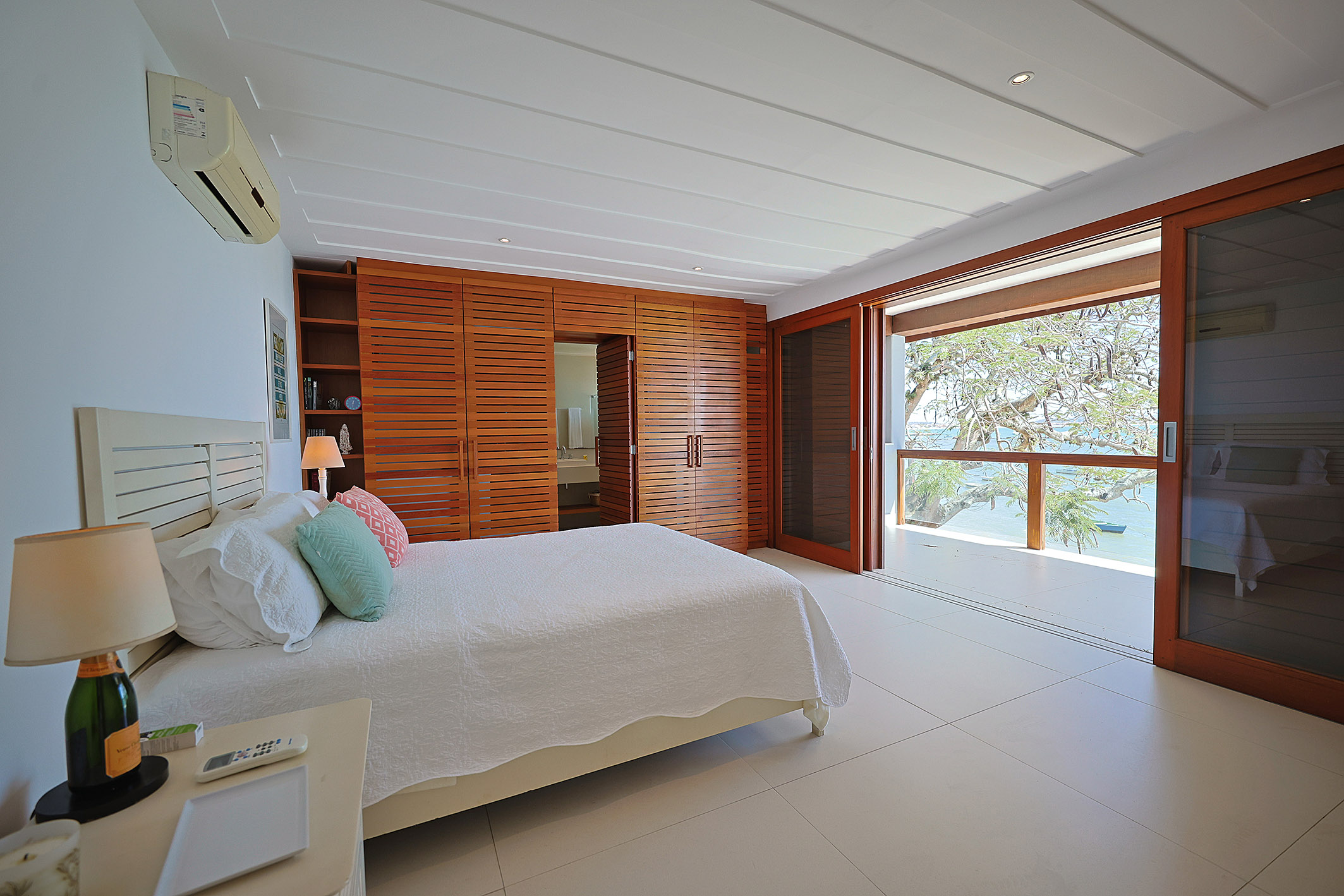  Beachfront House with Six Suites and Sunset Views in Manguinhos, Búzios - 物件實景