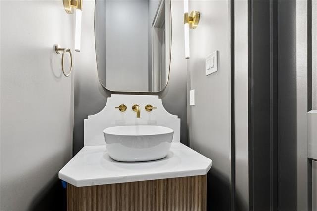 Metairie, Louisiana, 70005, United States, 5 Bedrooms Bedrooms, ,4 BathroomsBathrooms,Residential,For Sale,1990394