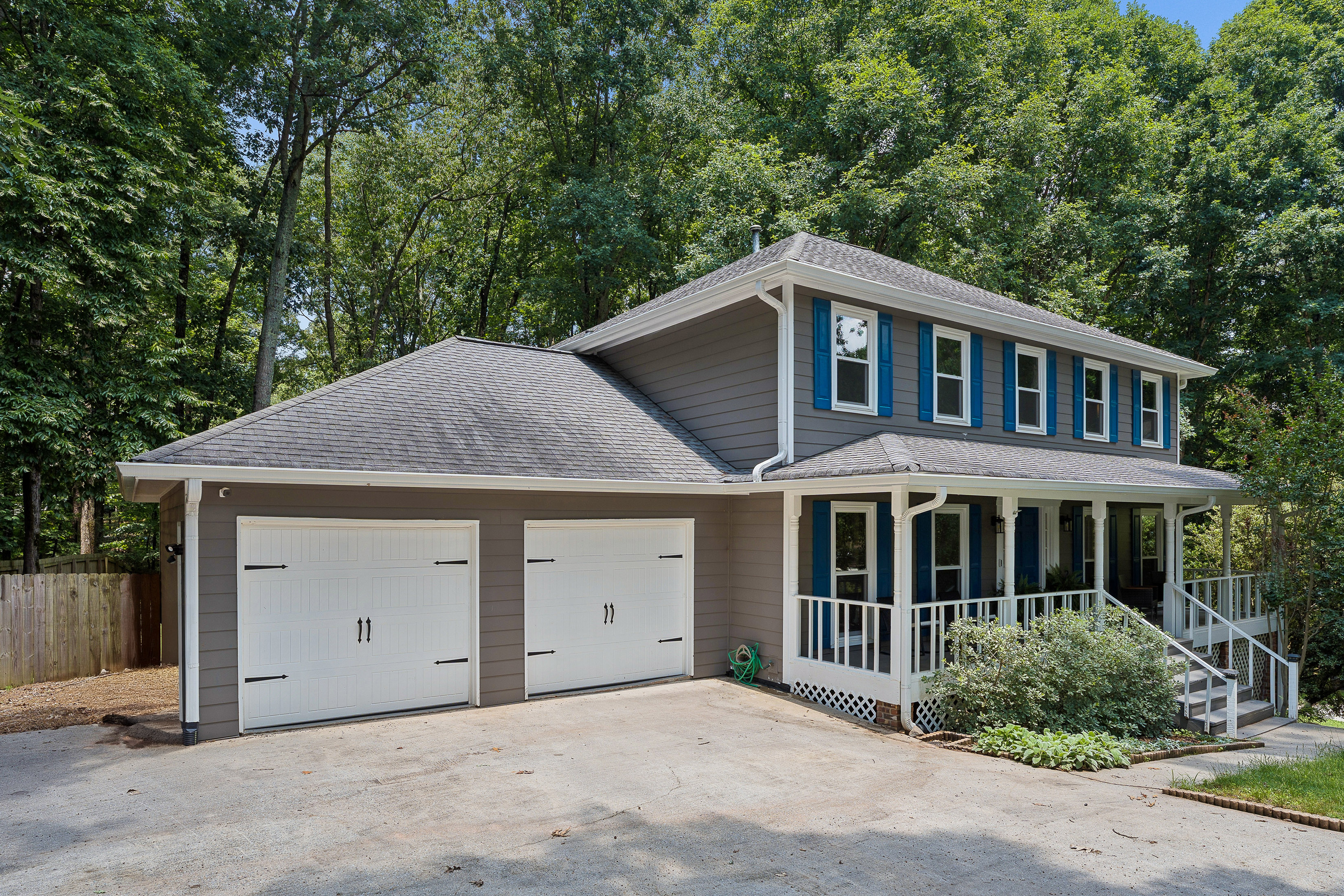  Beautifully Updated Two-story Traditional Home Nestled on a Quiet Cul-de-sac - 物件實景