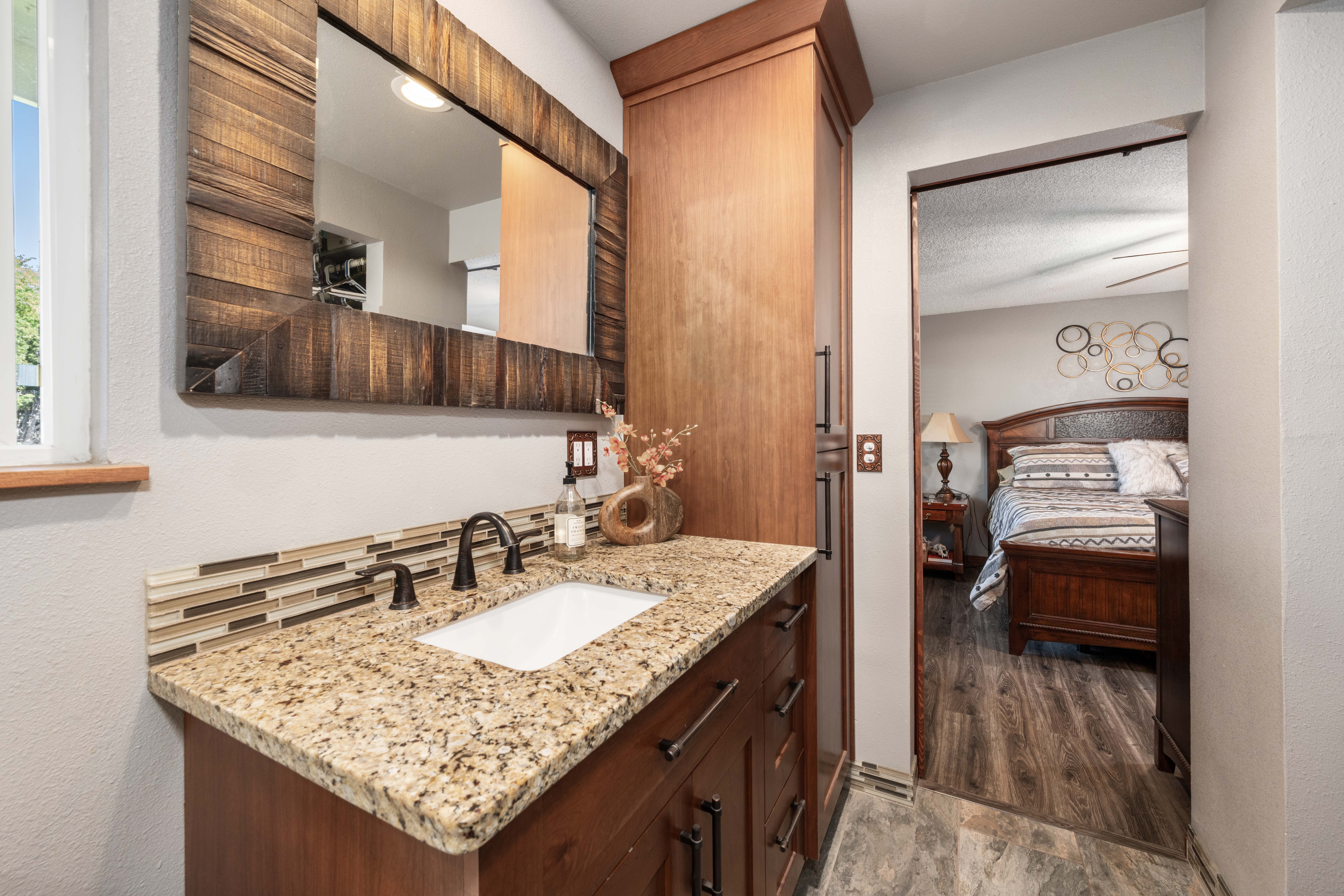  Welcome to this Charming 1-Story Home Situated On a Generous .35 Acre Lot - 物件實景