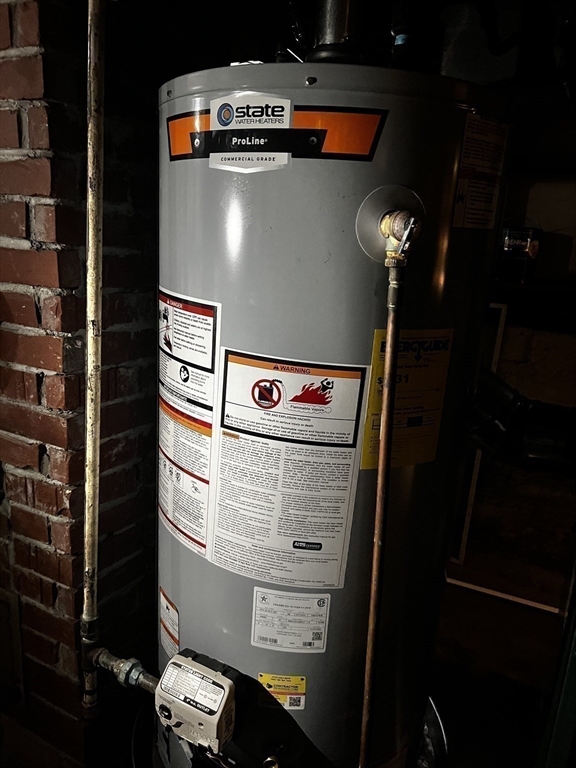 Lynn, Massachusetts, 01905, United States, 2 Bedrooms Bedrooms, ,2 BathroomsBathrooms,Residential,For Sale,1972732