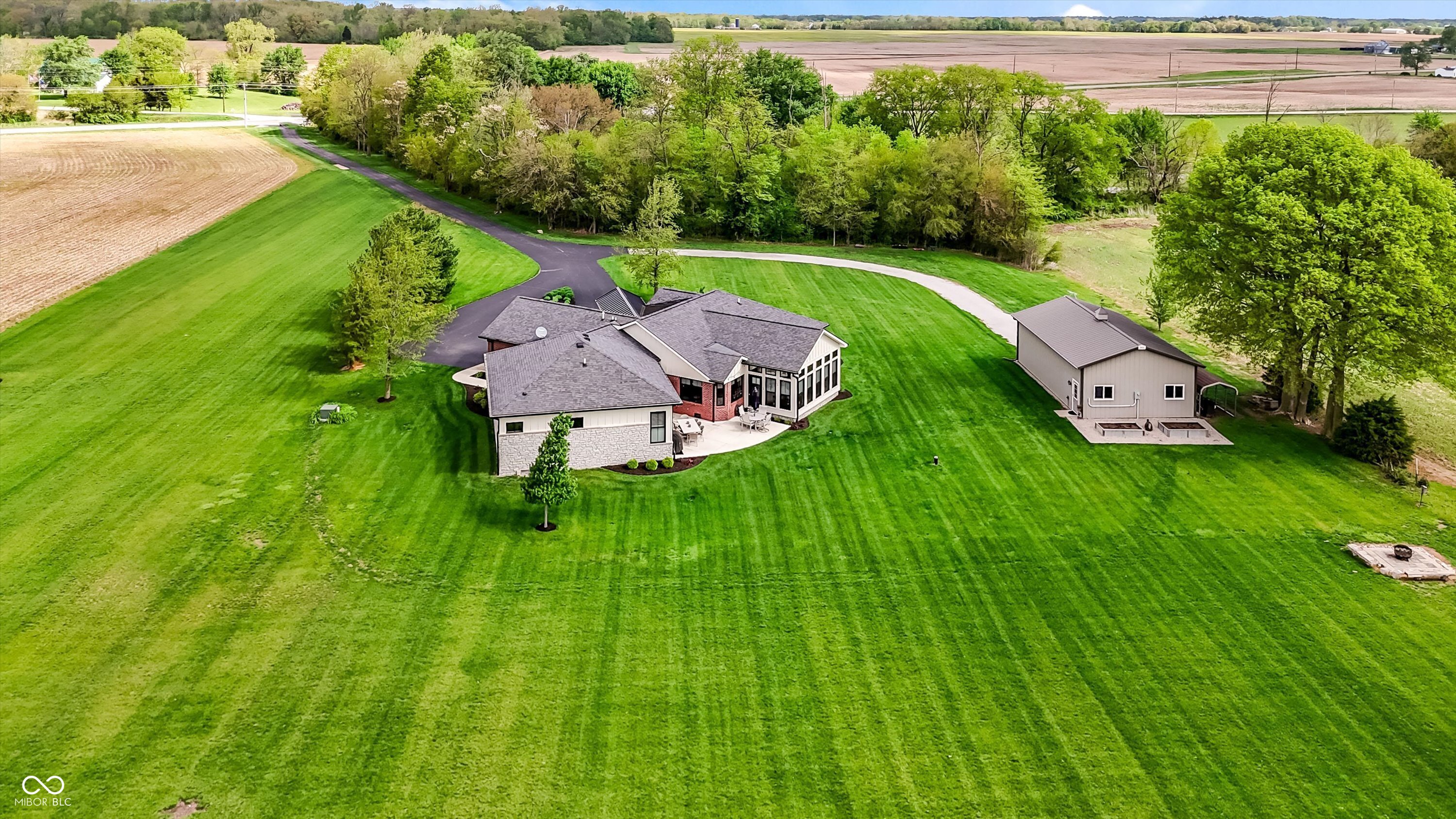 Shelbyville, Indiana, 46176, United States, 4 Bedrooms Bedrooms, ,3 BathroomsBathrooms,Residential,For Sale,2042484