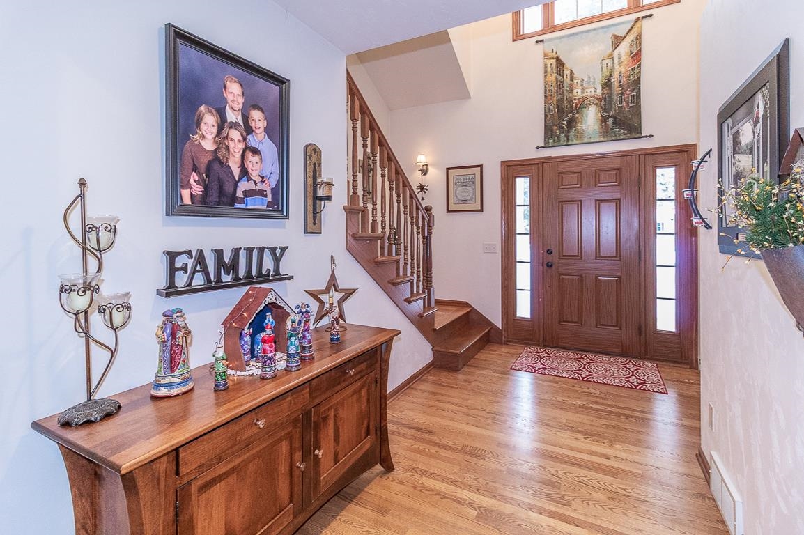 New London, Wisconsin, 54961-8857, United States, 4 Bedrooms Bedrooms, ,4 BathroomsBathrooms,Residential,For Sale,2001494