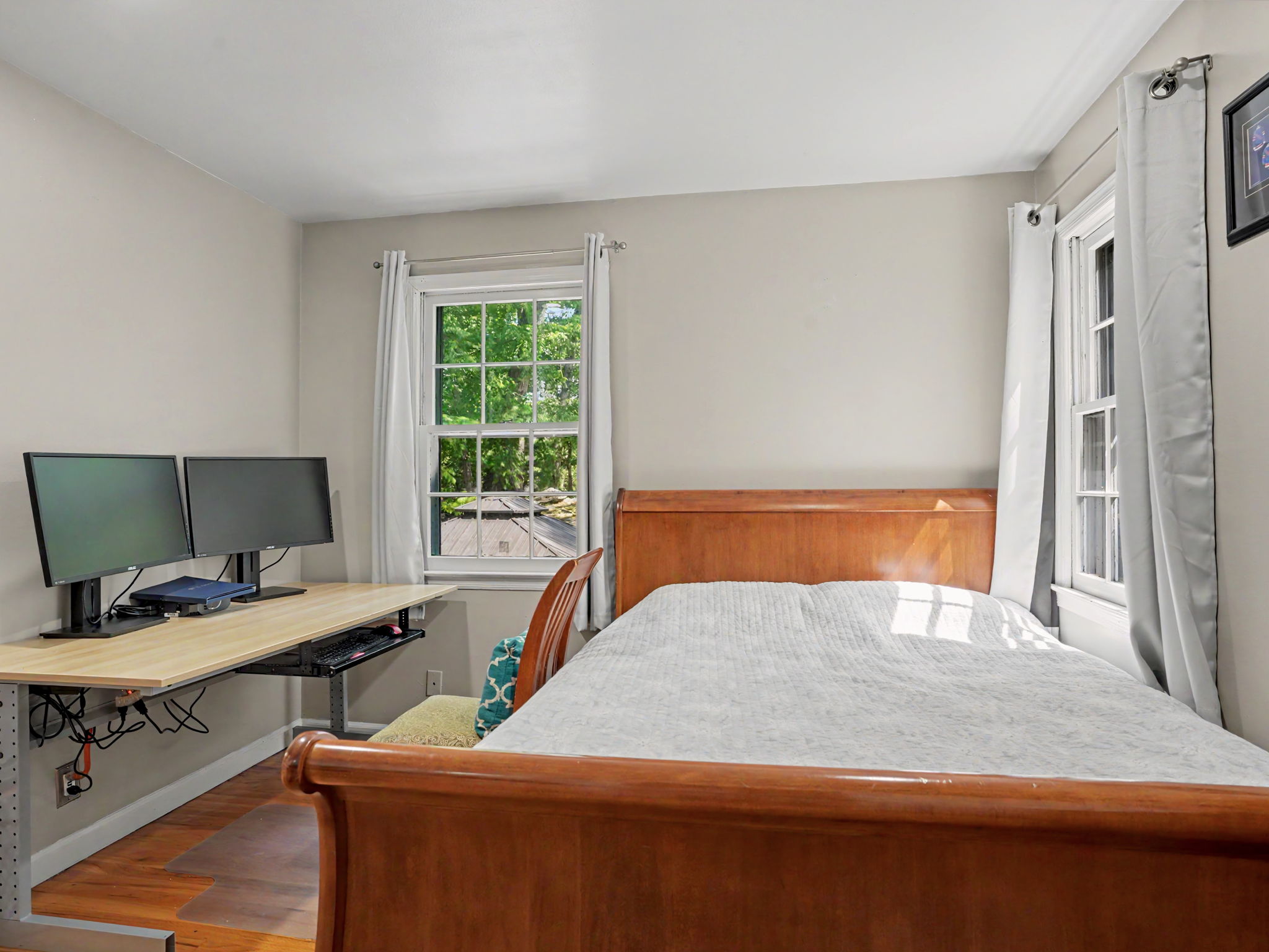  Hilltop Lake Hills Oasis with Renovated Chef