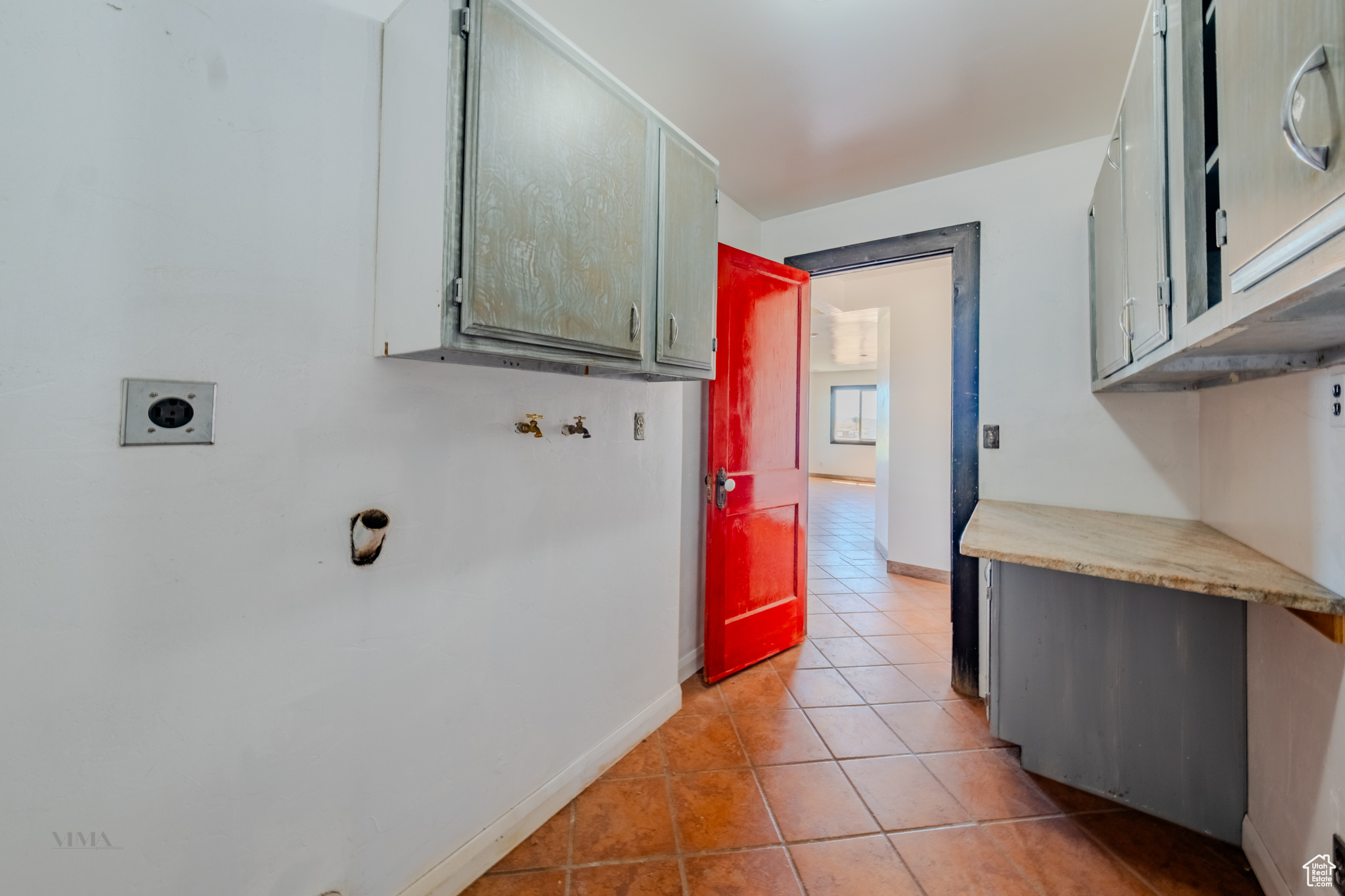 Kanab, Utah, 84741, United States, 4 Bedrooms Bedrooms, ,3 BathroomsBathrooms,Residential,For Sale,1908658