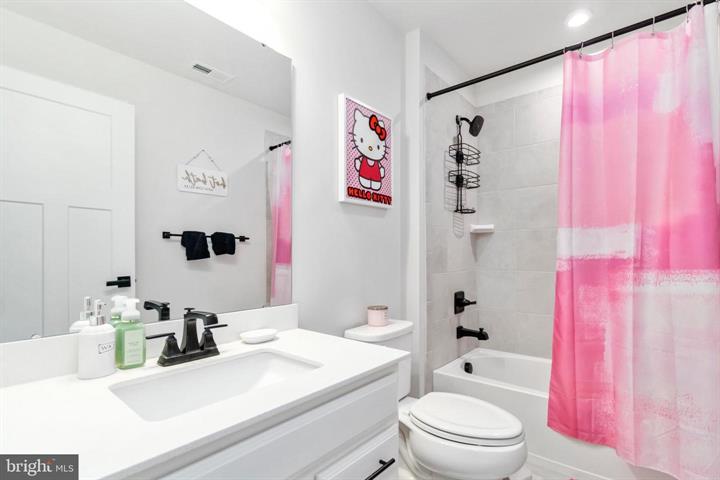 Cheltenham, Pennsylvania, 19012, United States, 3 Bedrooms Bedrooms, ,4 BathroomsBathrooms,Residential,For Sale,1887718
