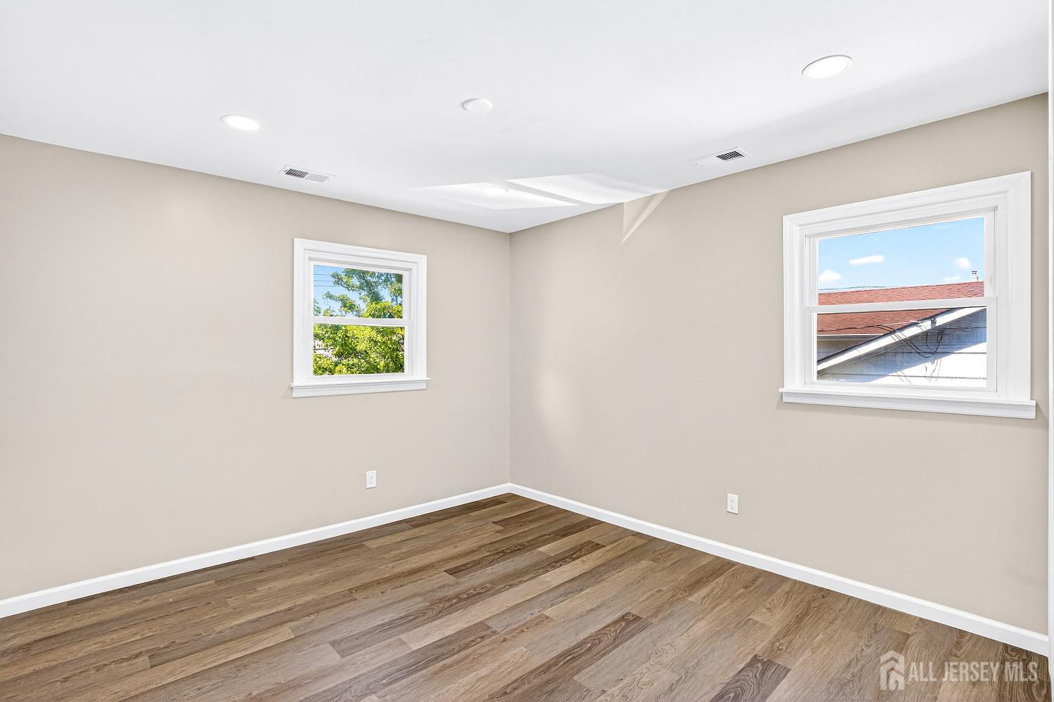 Jamesburg, New Jersey, 08831, United States, 4 Bedrooms Bedrooms, ,3 BathroomsBathrooms,Residential,For Sale,1916202