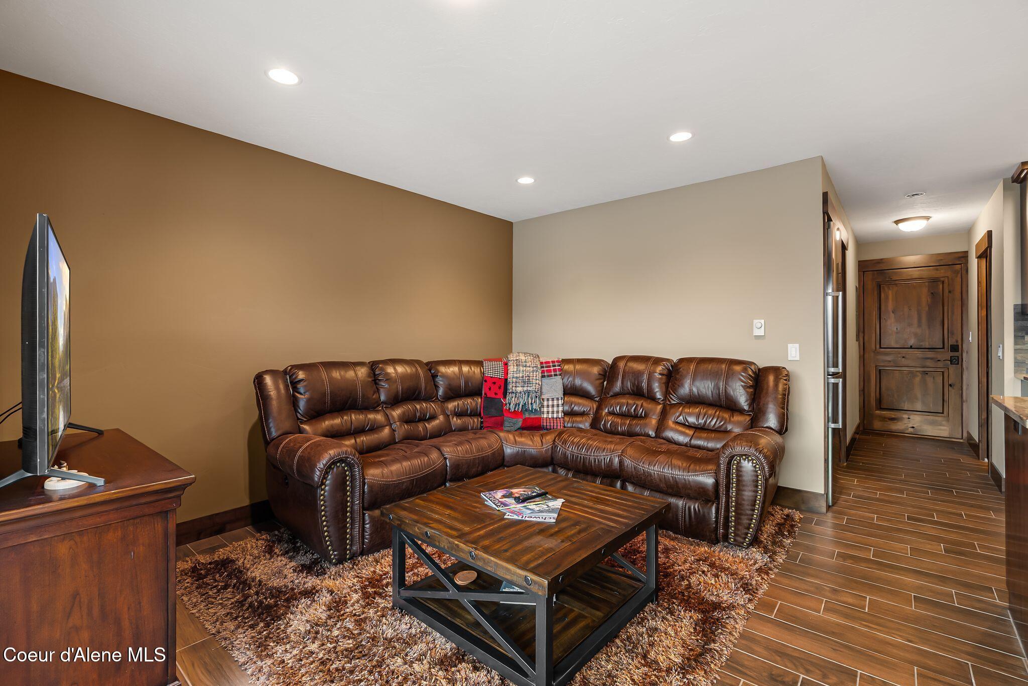 Sandpoint, Idaho, 83864, United States, 1 Bedroom Bedrooms, ,1 BathroomBathrooms,Residential,For Sale,1994218