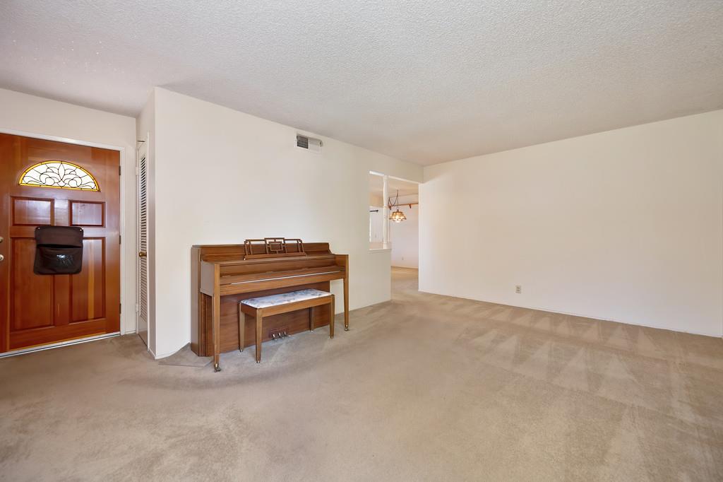 Roseville, California, 95678, United States, 3 Bedrooms Bedrooms, ,2 BathroomsBathrooms,Residential,For Sale,1940546
