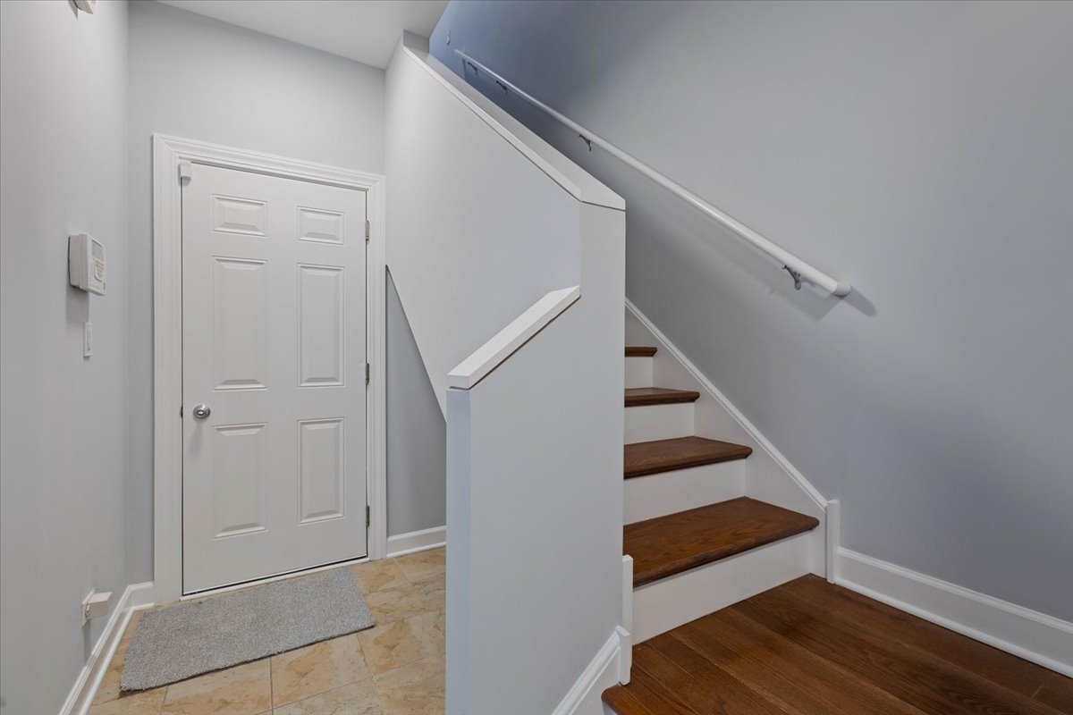 Evanston, Illinois, 60201, United States, 4 Bedrooms Bedrooms, ,3 BathroomsBathrooms,Residential,For Sale,1981115