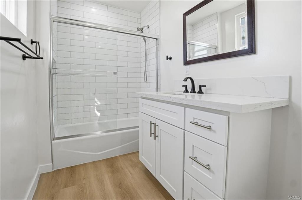 Los Angeles, California, 90003, United States, 5 Bedrooms Bedrooms, ,Residential,For Sale,2007748