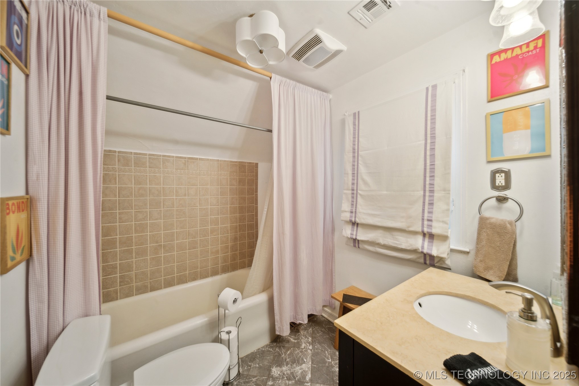 Tulsa, Oklahoma, 74114, United States, 4 Bedrooms Bedrooms, ,4 BathroomsBathrooms,Residential,For Sale,1795496