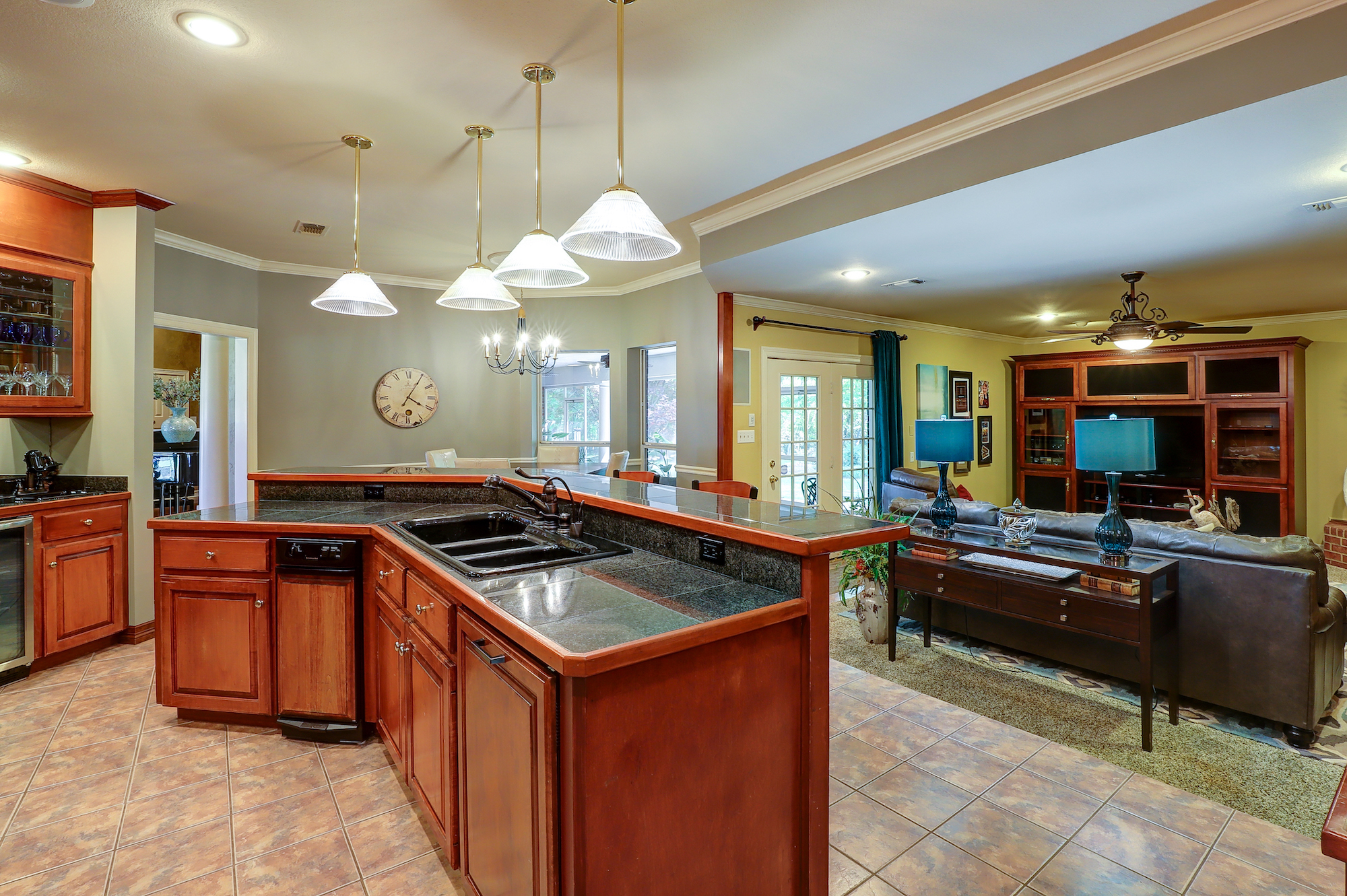 Texarkana, Texas, 75503, United States, 4 Bedrooms Bedrooms, ,4 BathroomsBathrooms,Residential,For Sale,1976684