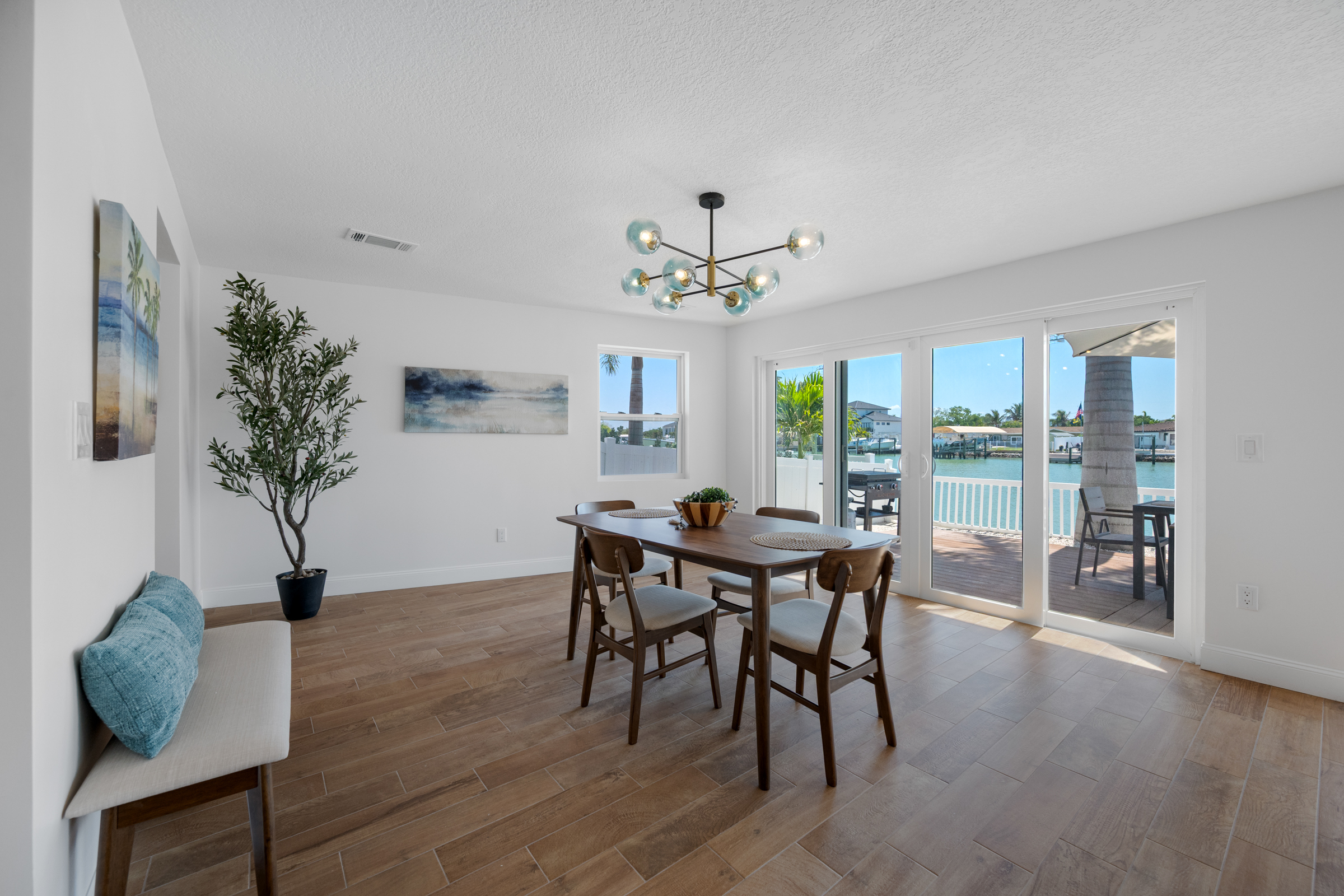 St Petersburg, Florida, 33707, United States, 3 Bedrooms Bedrooms, ,2 BathroomsBathrooms,Residential,For Sale,2034838