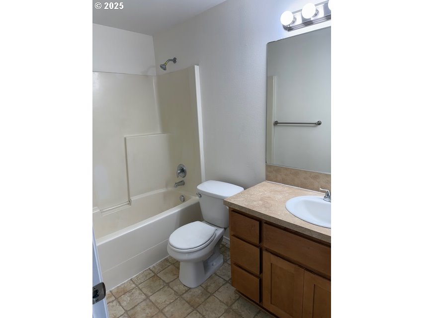 Ridgefield, Washington, 98642, United States, 4 Bedrooms Bedrooms, ,2 BathroomsBathrooms,Residential,For Sale,1965186