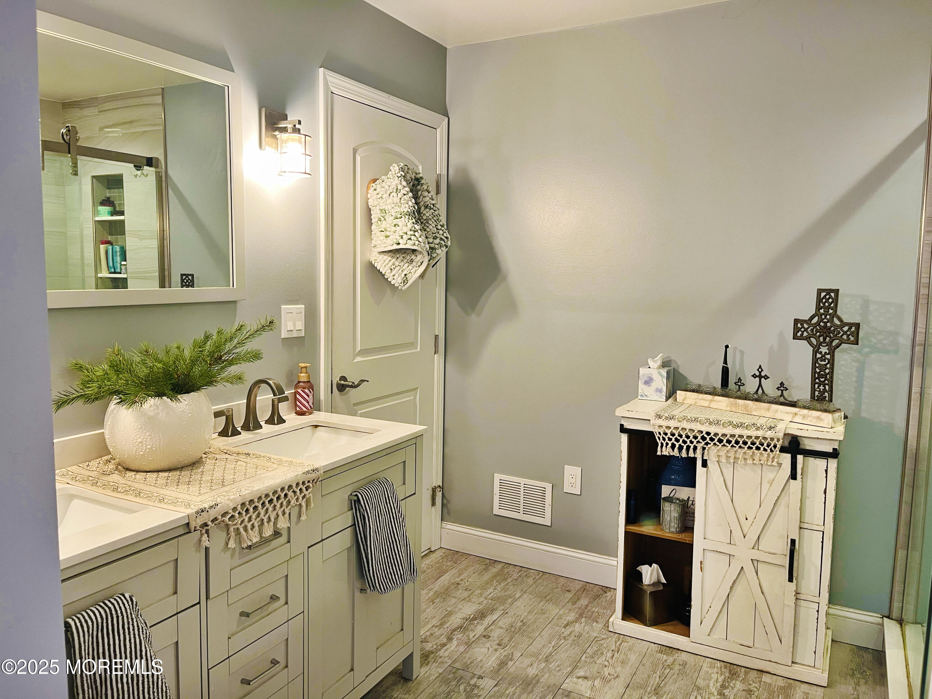 Hazlet, New Jersey, 07734, United States, 3 Bedrooms Bedrooms, ,2 BathroomsBathrooms,Residential,For Sale,2000069