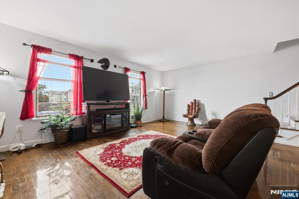 North Bergen, New Jersey, 07047, United States, 3 Bedrooms Bedrooms, ,3 BathroomsBathrooms,Residential,For Sale,1987538