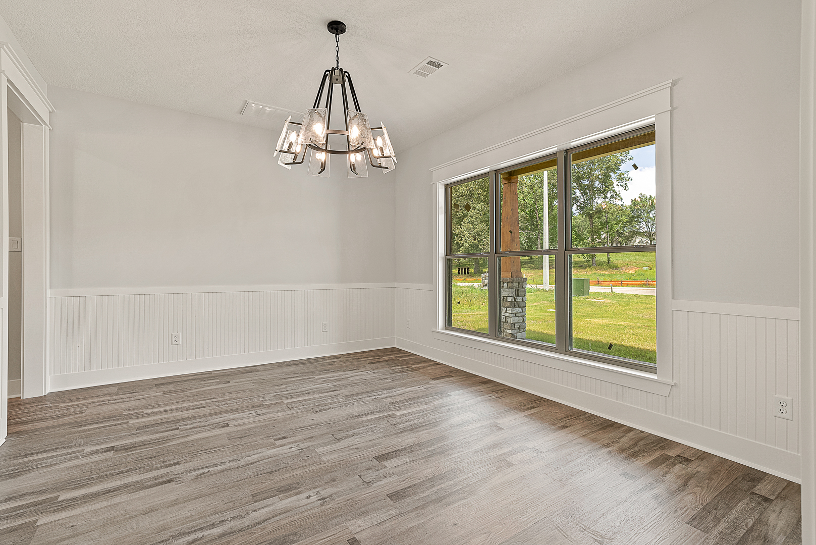 Jonesboro, Arkansas, 72401, United States, 5 Bedrooms Bedrooms, ,3 BathroomsBathrooms,Residential,For Sale,1942201