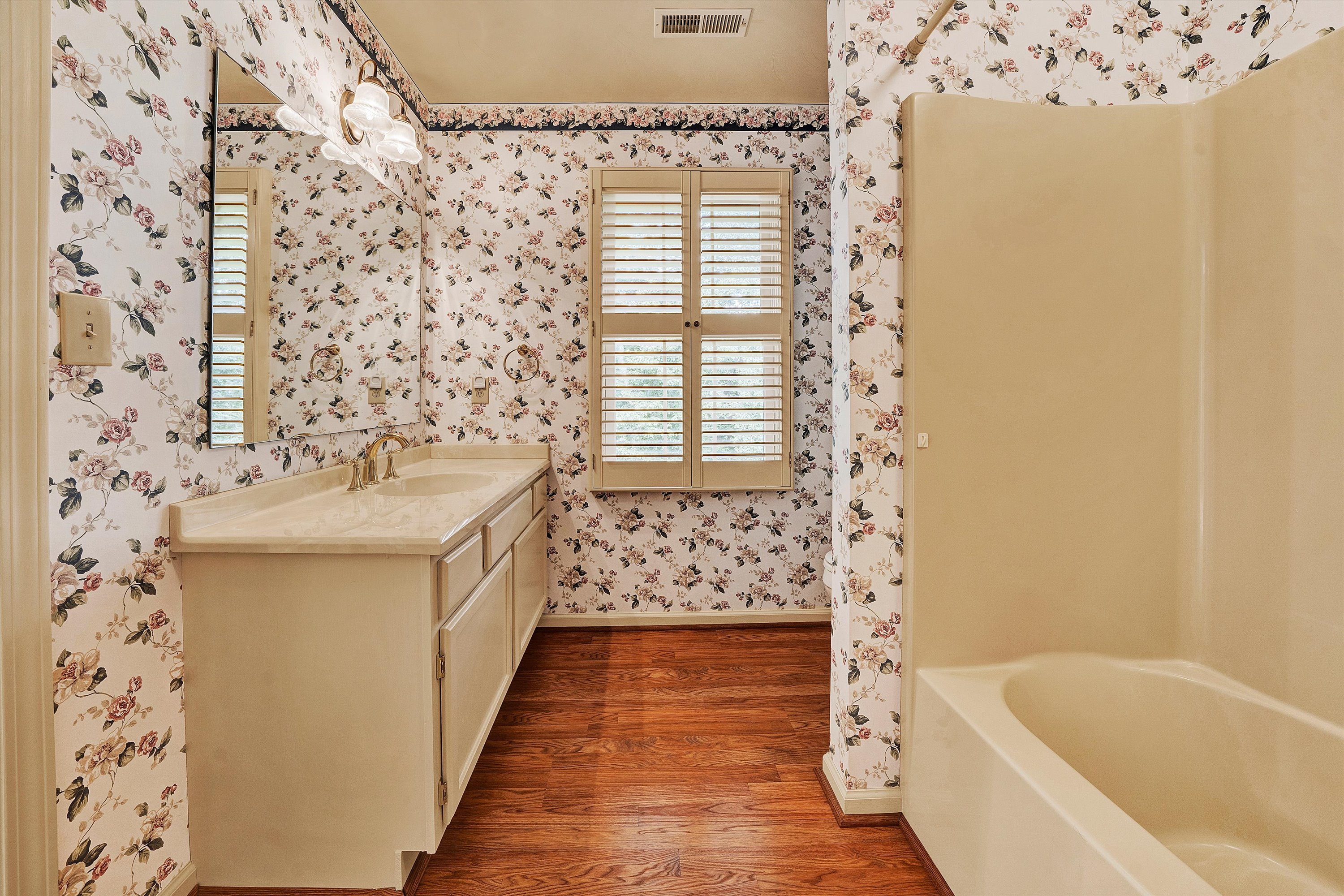 Bedford, Virginia, 24523, United States, 4 Bedrooms Bedrooms, ,4 BathroomsBathrooms,Residential,For Sale,1914324