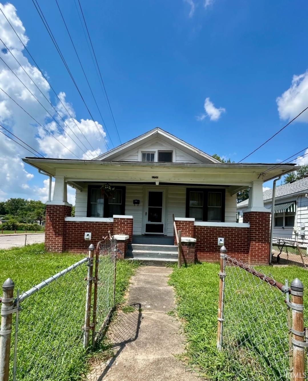 Bedford Ave, Evansville, IN 47713