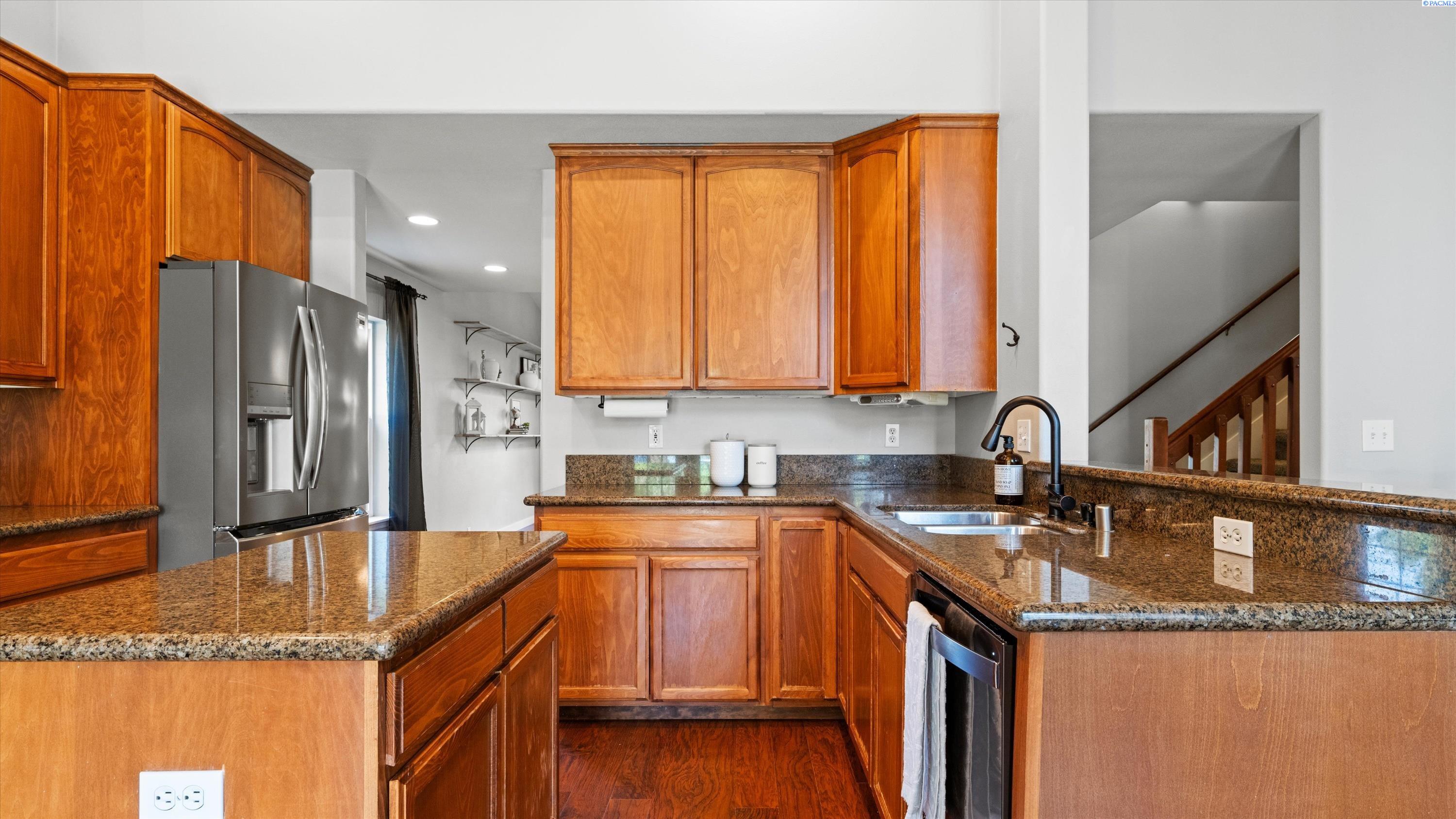 Pasco, Washington, 99301, United States, 4 Bedrooms Bedrooms, ,2 BathroomsBathrooms,Residential,For Sale,1956772