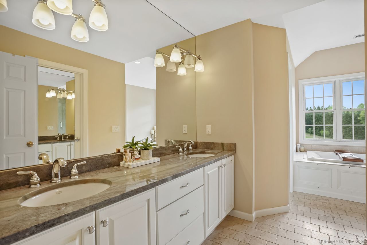 Newtown, Connecticut, 06470, United States, 4 Bedrooms Bedrooms, ,5 BathroomsBathrooms,Residential,For Sale,1938679