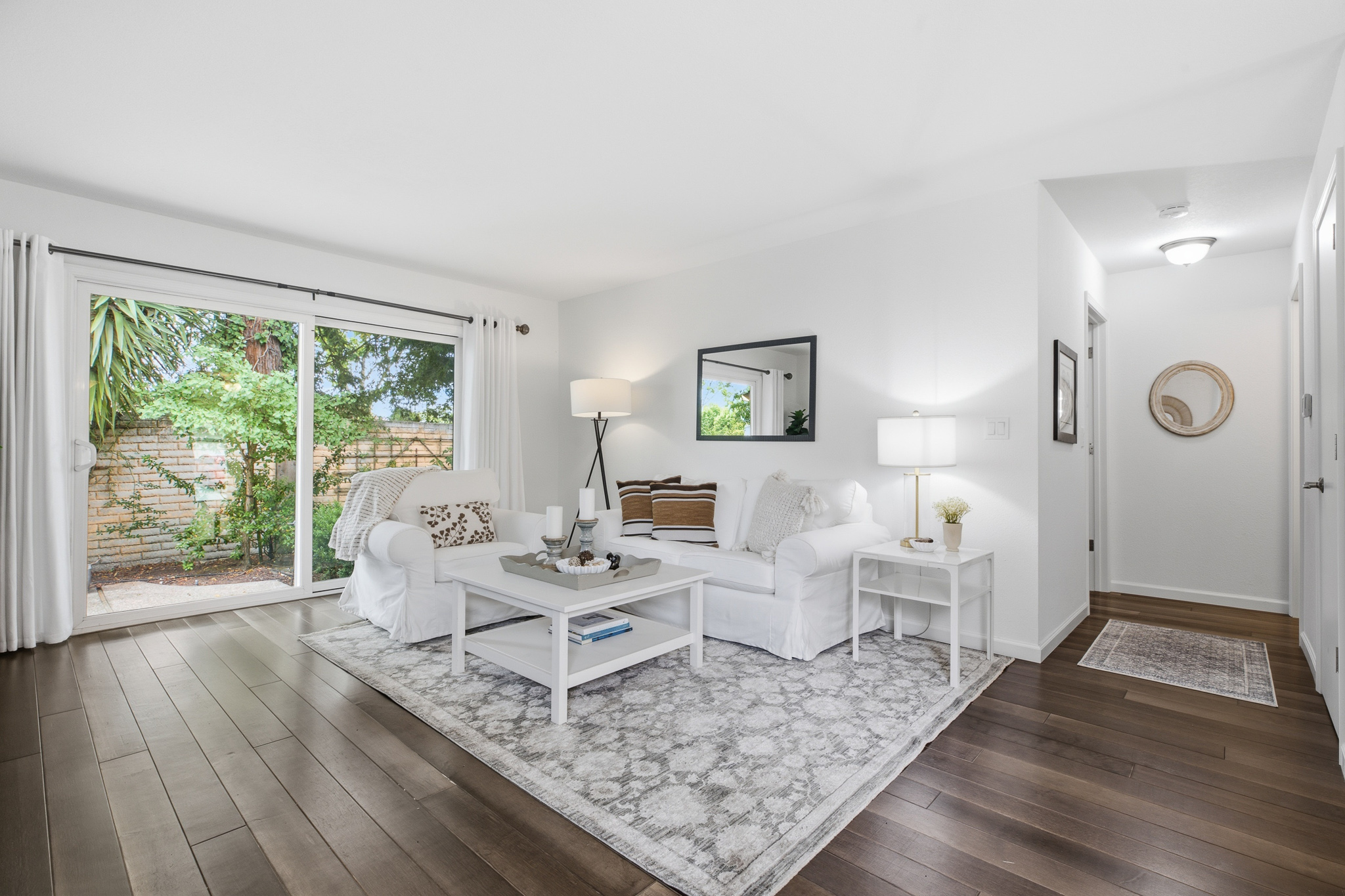  Comfortable Single Family Townhome in Wonderful Neighborhood - 物件實景