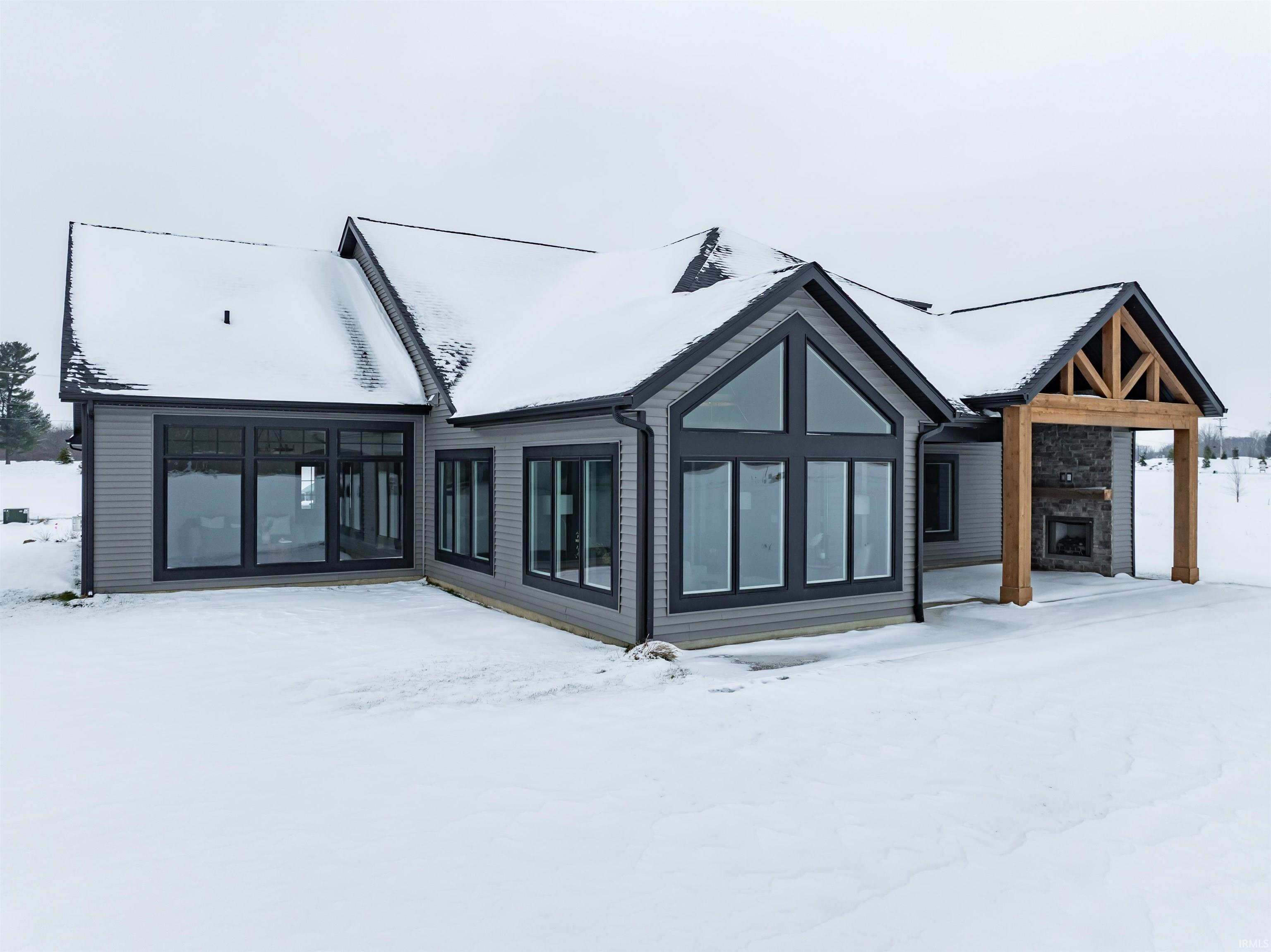 Leo, Indiana, 46765, United States, 3 Bedrooms Bedrooms, ,3 BathroomsBathrooms,Residential,For Sale,2002841