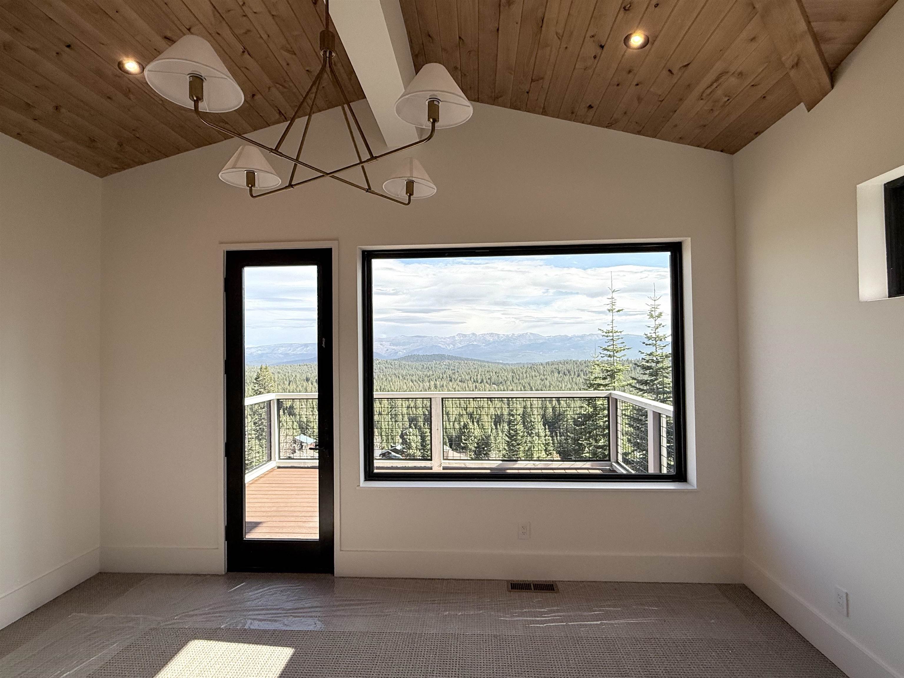 Truckee, California, 96161, United States, 5 Bedrooms Bedrooms, ,5 BathroomsBathrooms,Residential,For Sale,1992888