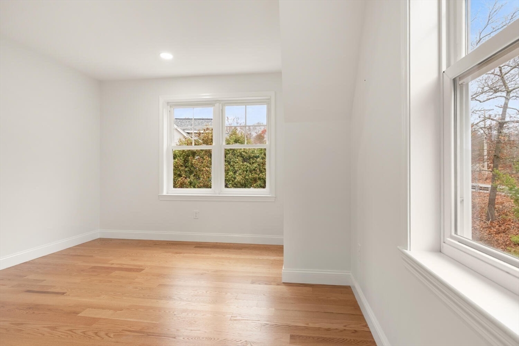 Westford, Massachusetts, 01886, United States, 3 Bedrooms Bedrooms, ,2 BathroomsBathrooms,Residential,For Sale,1991235