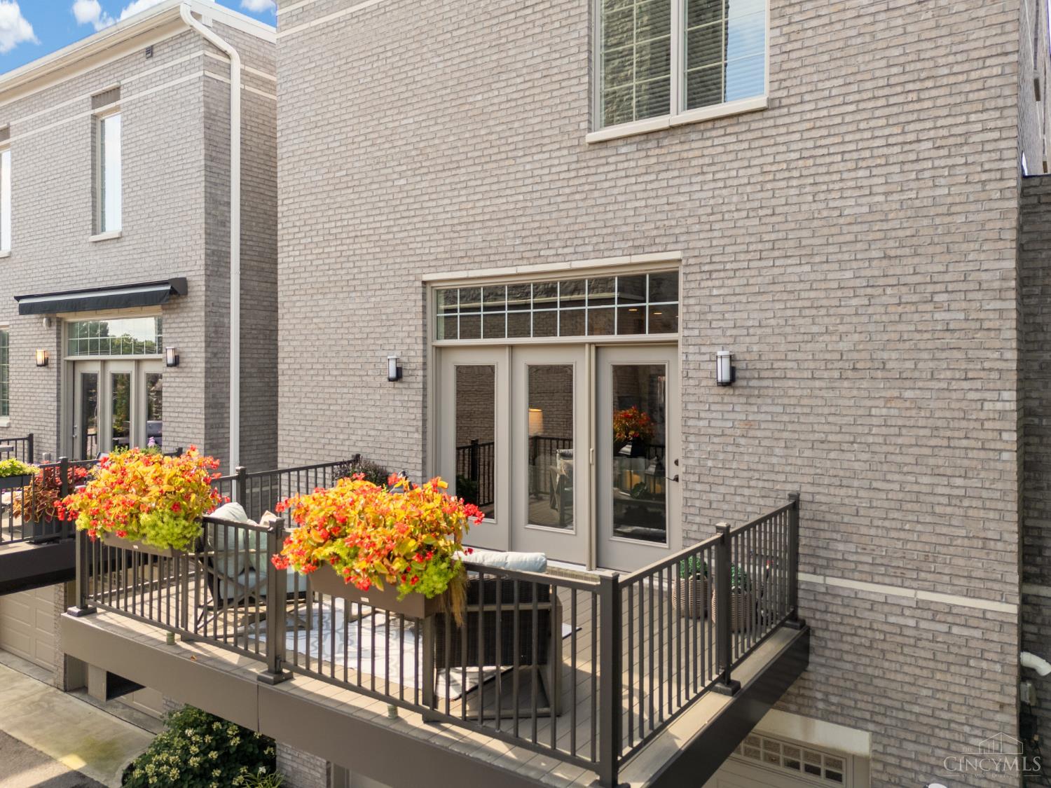 Cincinnati, Ohio, 45206, United States, 2 Bedrooms Bedrooms, ,3 BathroomsBathrooms,Residential,For Sale,1940319