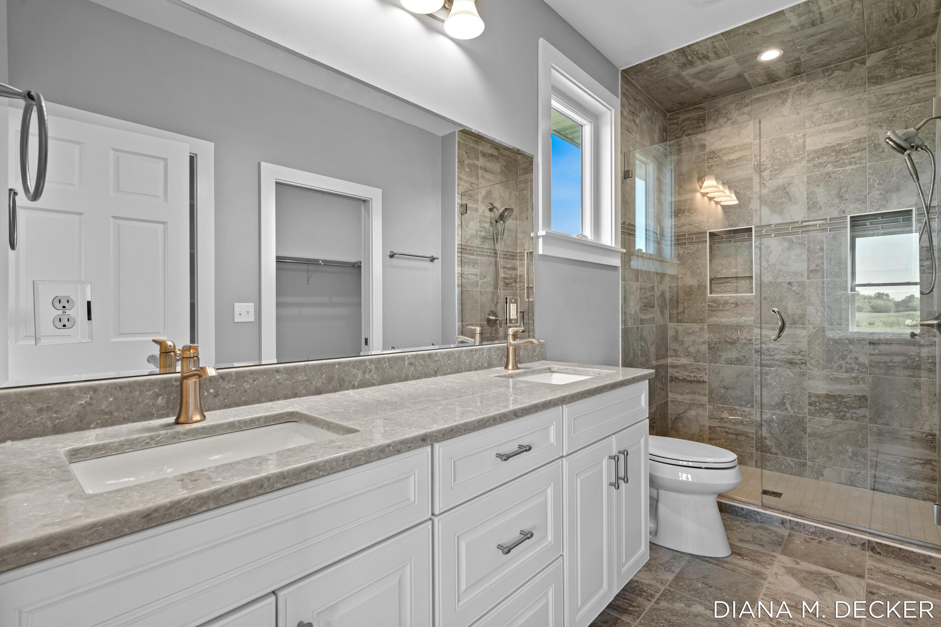 Bloomingdale, Michigan, 49026, United States, 2 Bedrooms Bedrooms, ,3 BathroomsBathrooms,Residential,For Sale,2049040