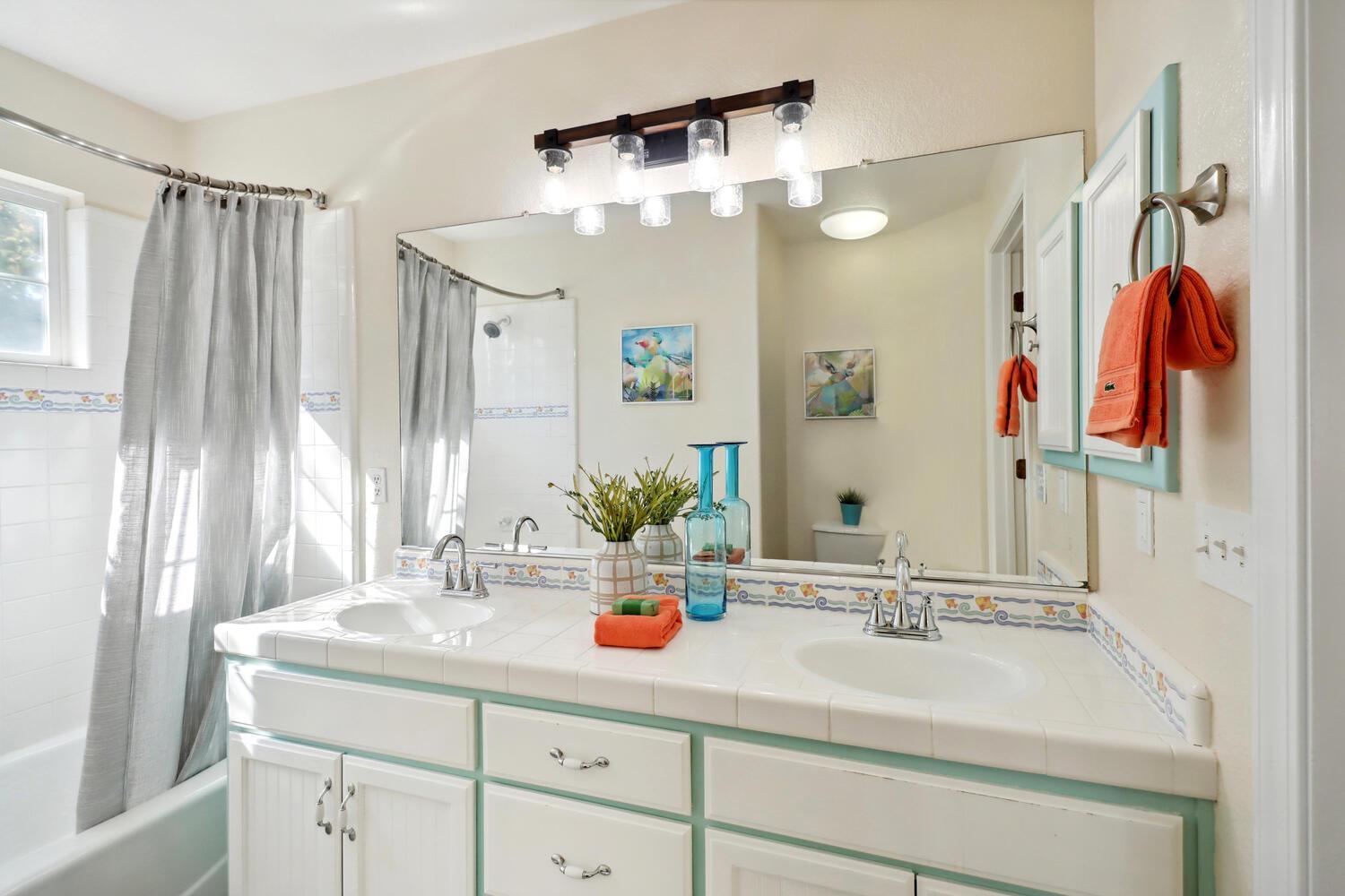 Davis, California, 95618, United States, 4 Bedrooms Bedrooms, ,3 BathroomsBathrooms,Residential,For Sale,1828068