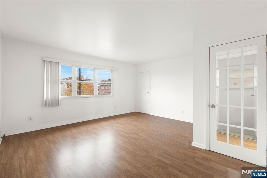 Harrison, New Jersey, 07029, United States, 6 Bedrooms Bedrooms, ,2 BathroomsBathrooms,Residential,For Sale,1992098