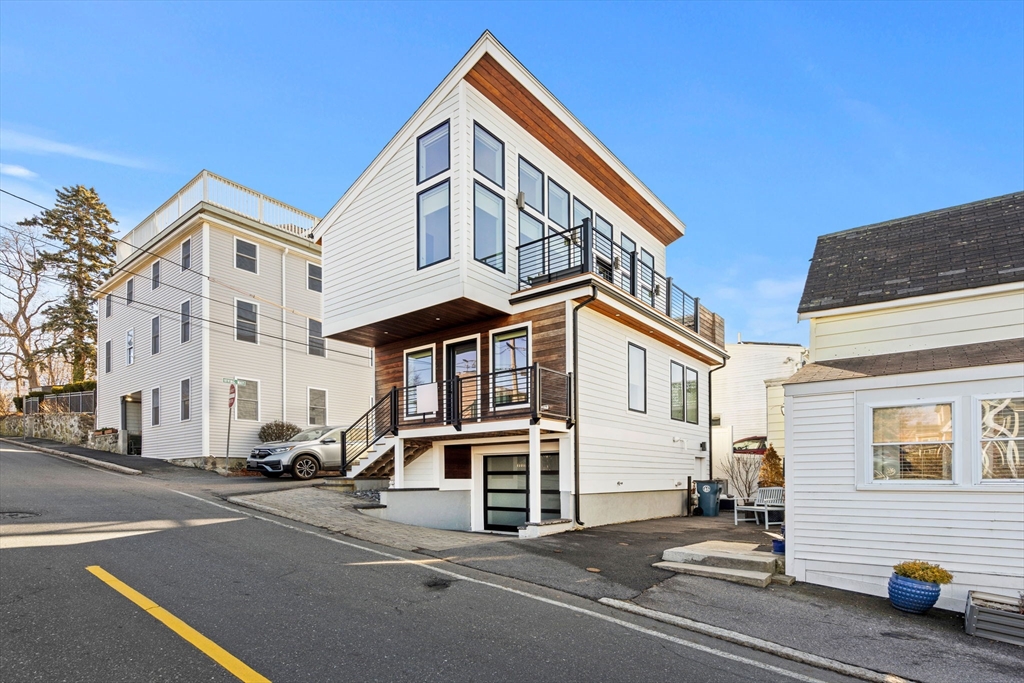 Nahant, Massachusetts, 01908, United States, 2 Bedrooms Bedrooms, ,2 BathroomsBathrooms,Residential,For Sale,1906833