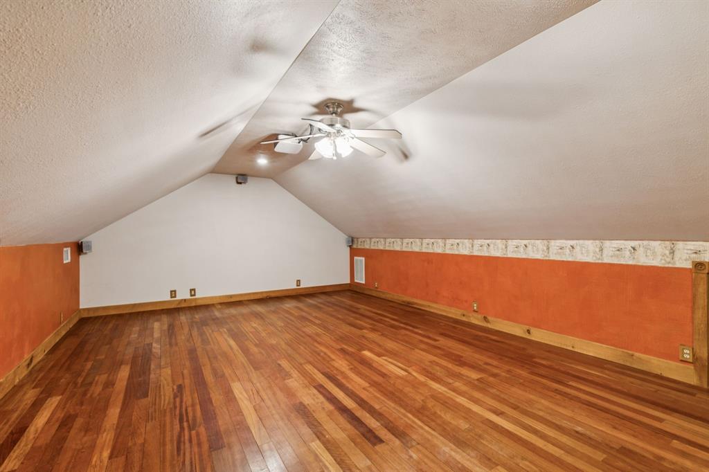 Pottsboro, Texas, 75076, United States, 3 Bedrooms Bedrooms, ,4 BathroomsBathrooms,Residential,For Sale,1949804