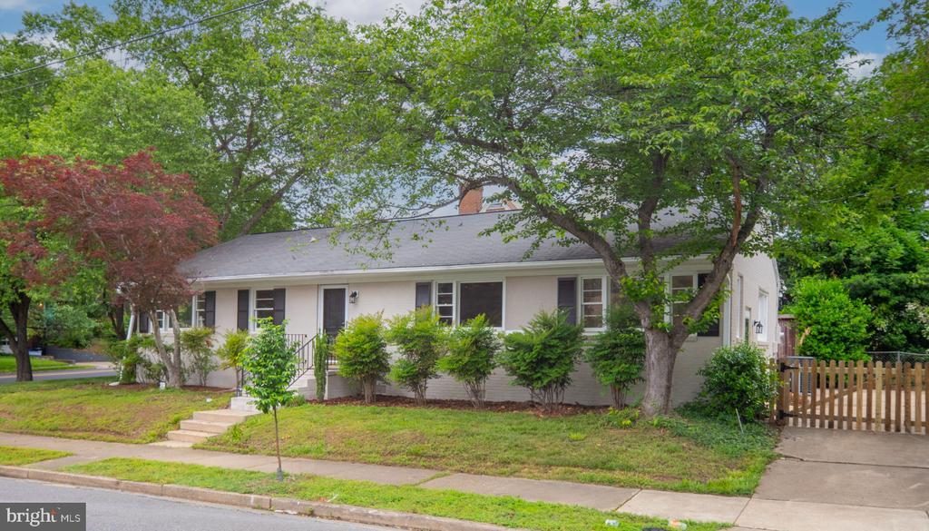 Fredericksburg, Virginia, 22401, United States, 3 Bedrooms Bedrooms, ,2 BathroomsBathrooms,Residential,For Sale,1805404