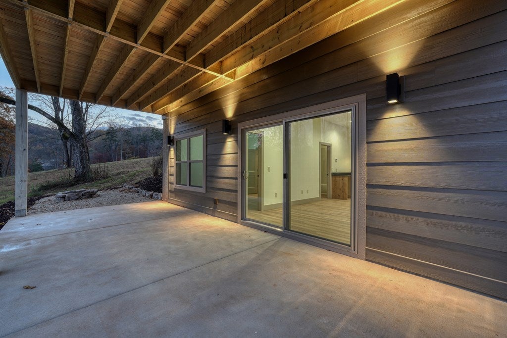 Hayesville, North Carolina, 28904, United States, 3 Bedrooms Bedrooms, ,4 BathroomsBathrooms,Residential,For Sale,1839913