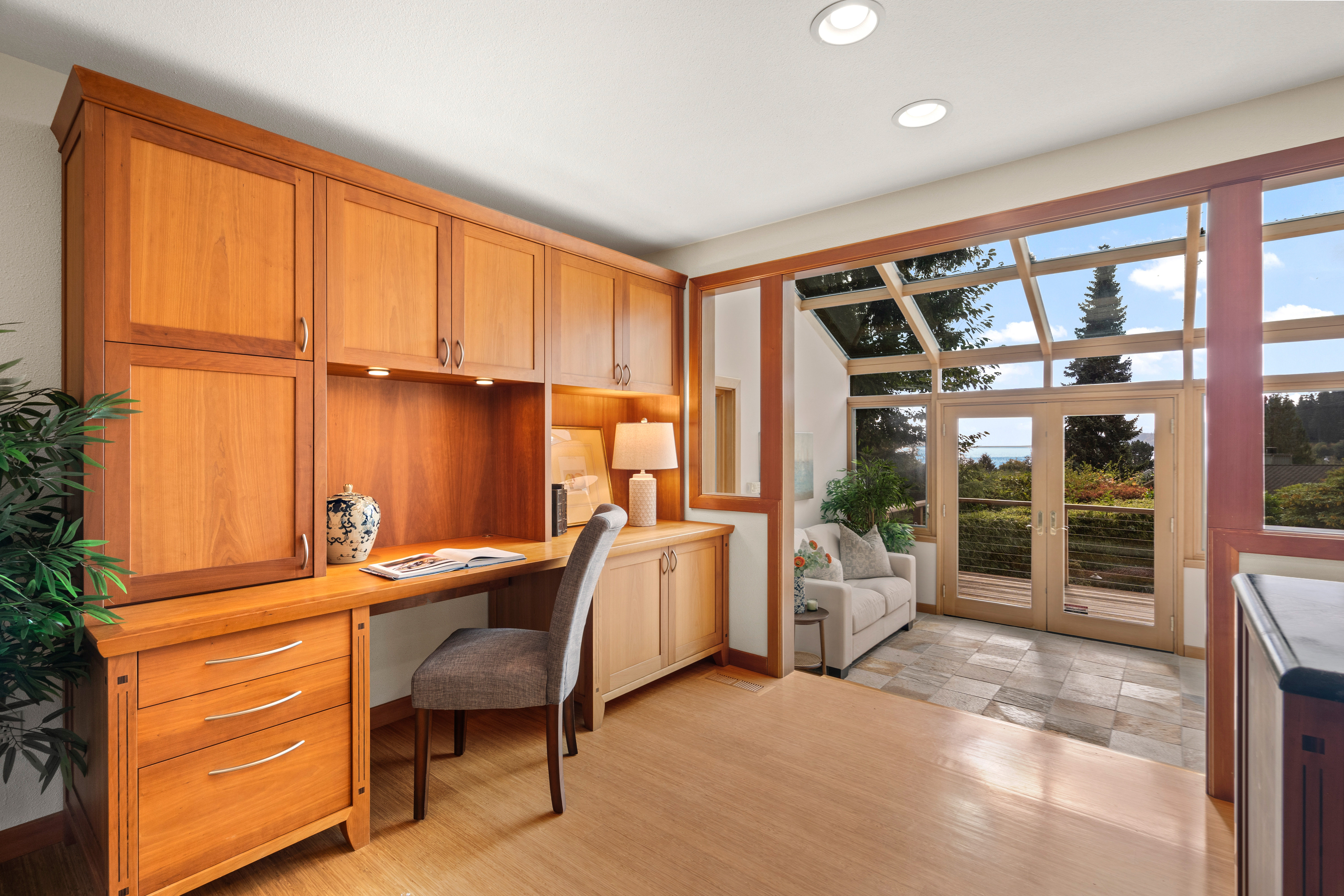  9796 NE Murden Cove Dr, Bainbridge Island, WA 98110 - 物件實景